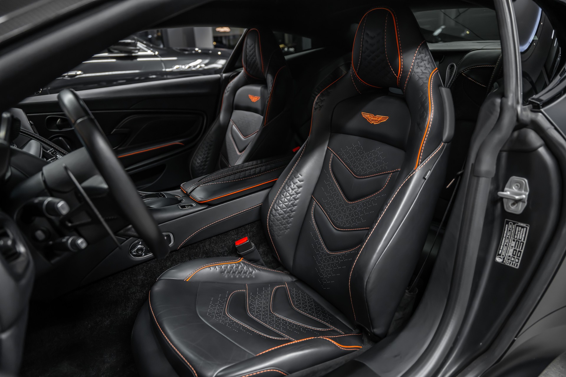 ASTON MARTIN DBS Coupé Superleggera *Full Carbon*Black Satin*PPF*-image-21