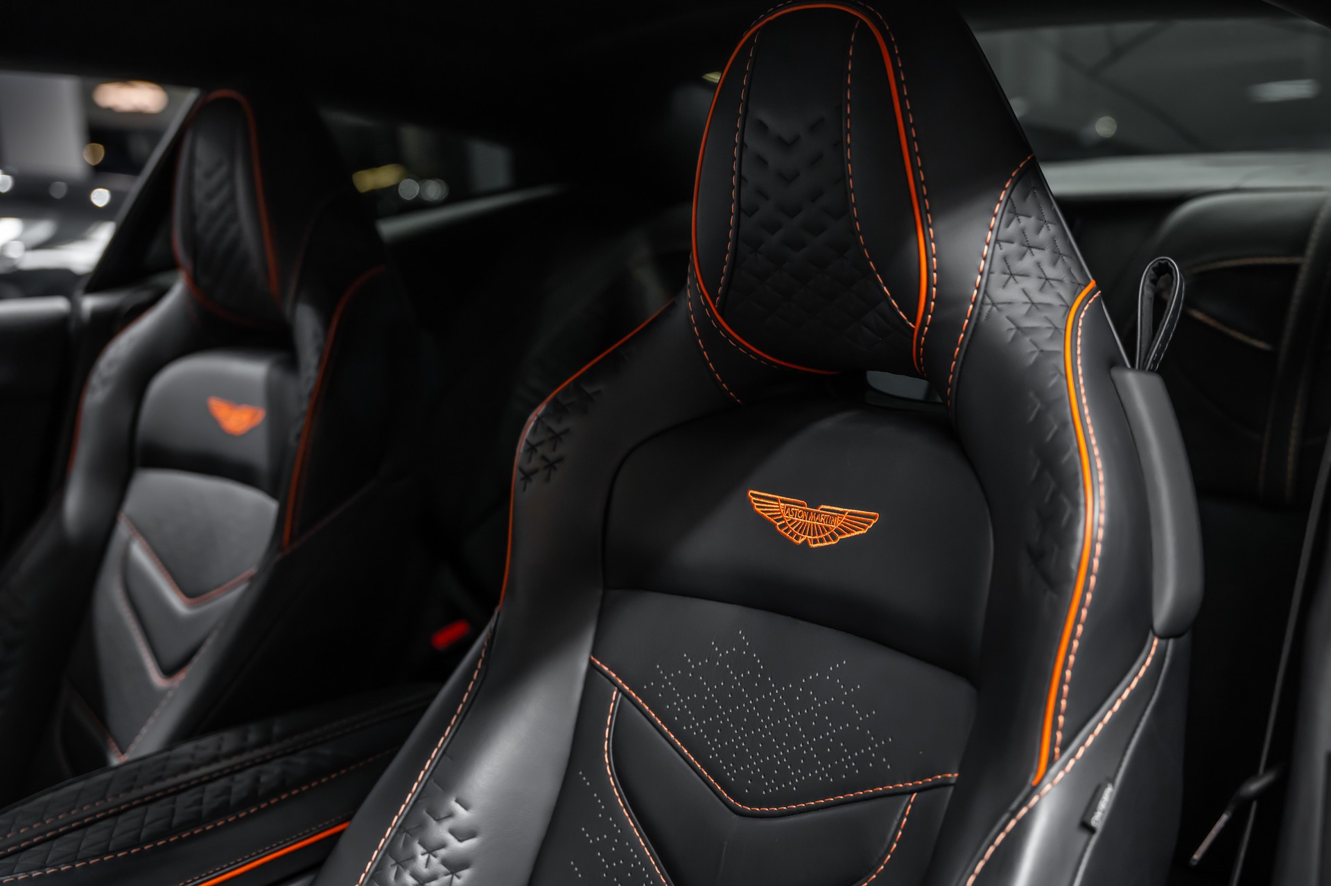 ASTON MARTIN DBS Coupé Superleggera *Full Carbon*Black Satin*PPF*-image-22