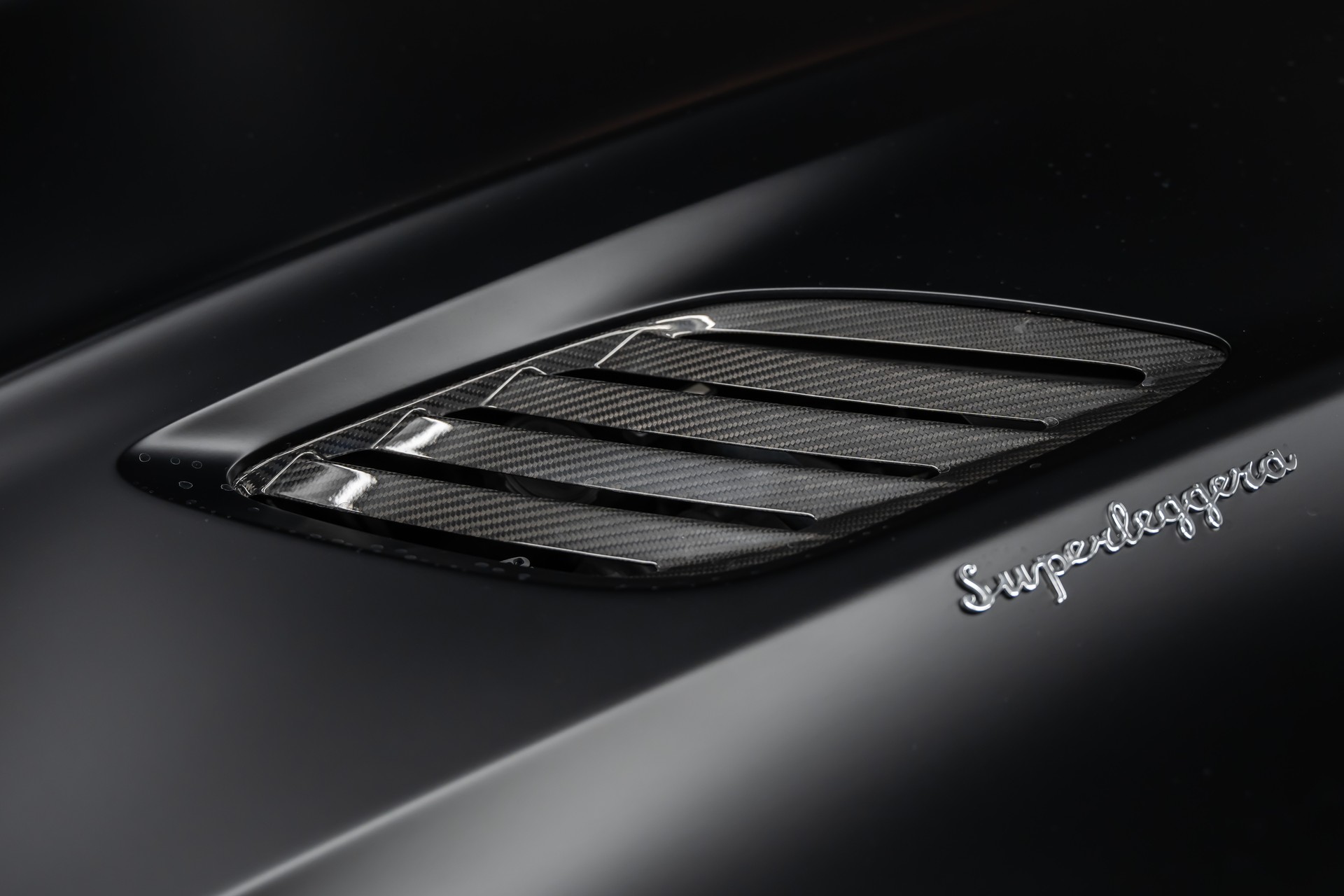 ASTON MARTIN DBS Coupé Superleggera *Full Carbon*Black Satin*PPF*-image-10