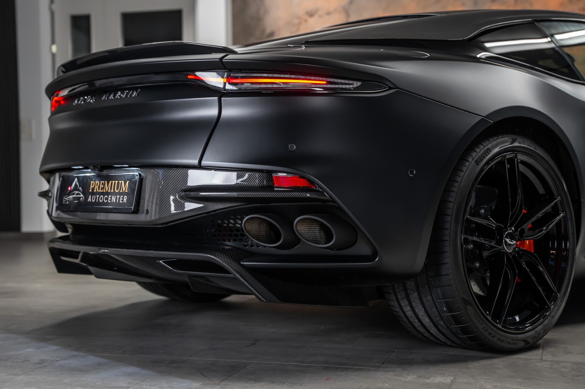 ASTON MARTIN DBS Coupé Superleggera *Full Carbon*Black Satin*PPF*-image-14