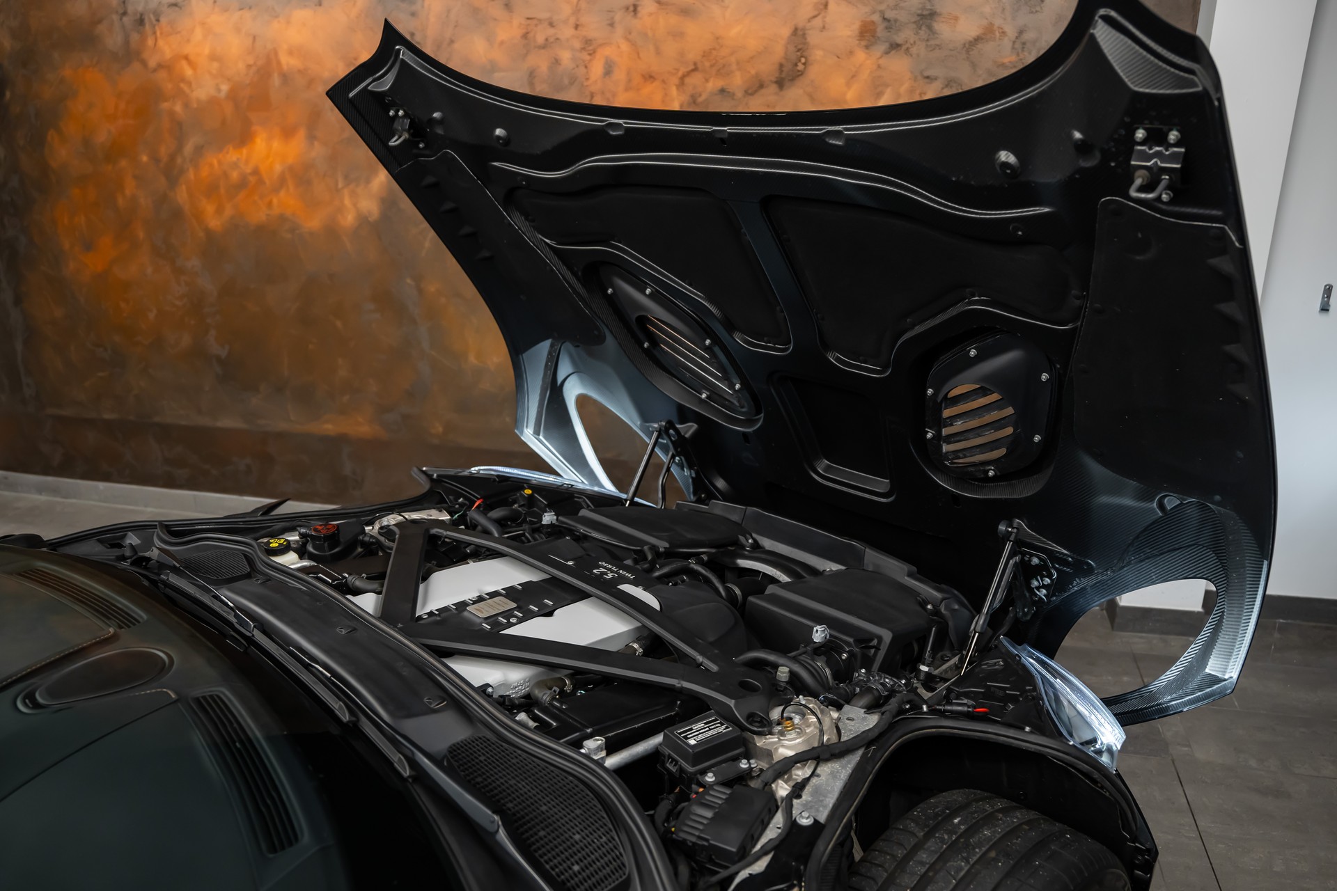 ASTON MARTIN DBS Coupé Superleggera *Full Carbon*Black Satin*PPF*-image-17