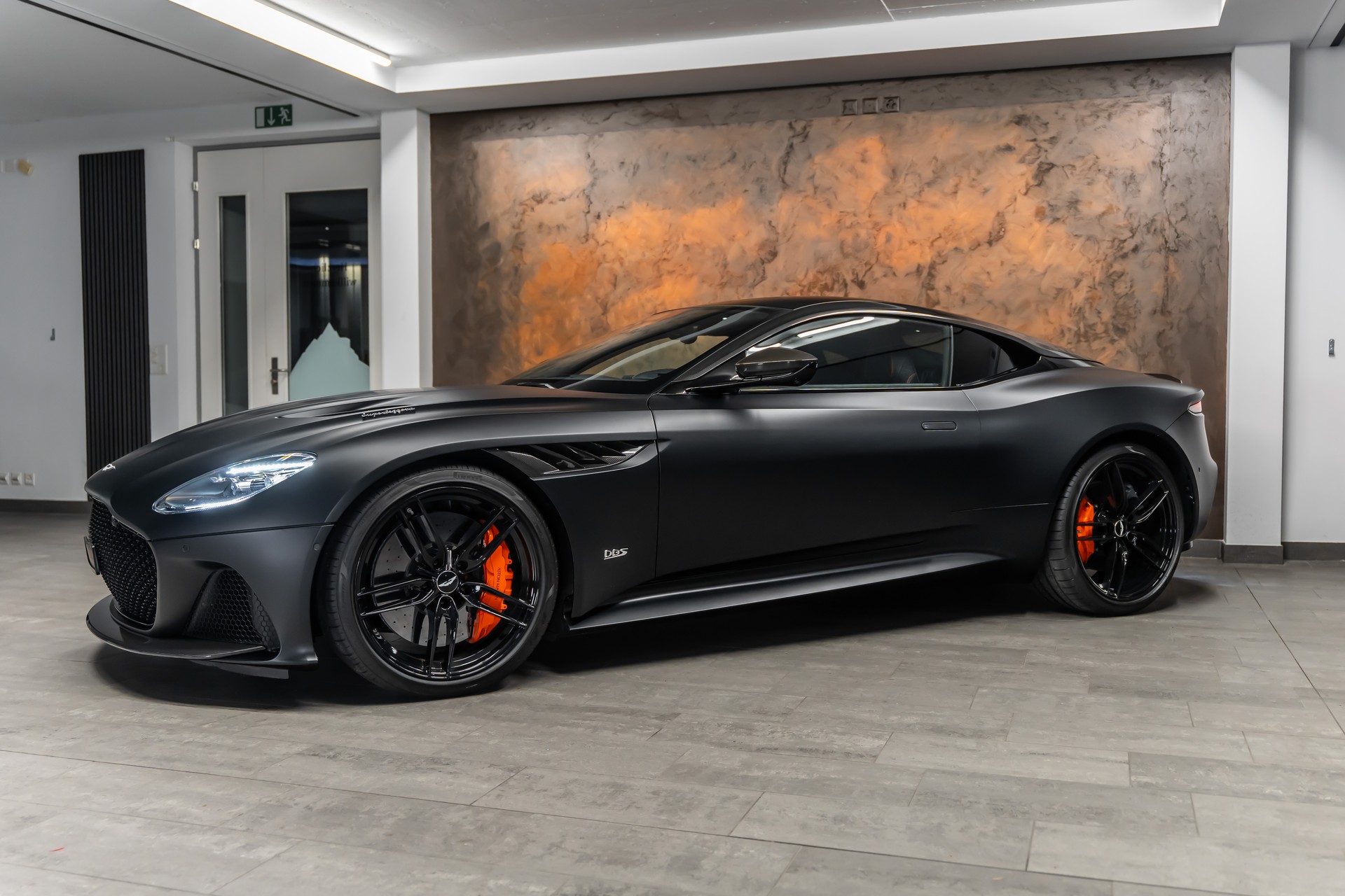 ASTON MARTIN DBS Coupé Superleggera *Full Carbon*Black Satin*PPF*-image-3