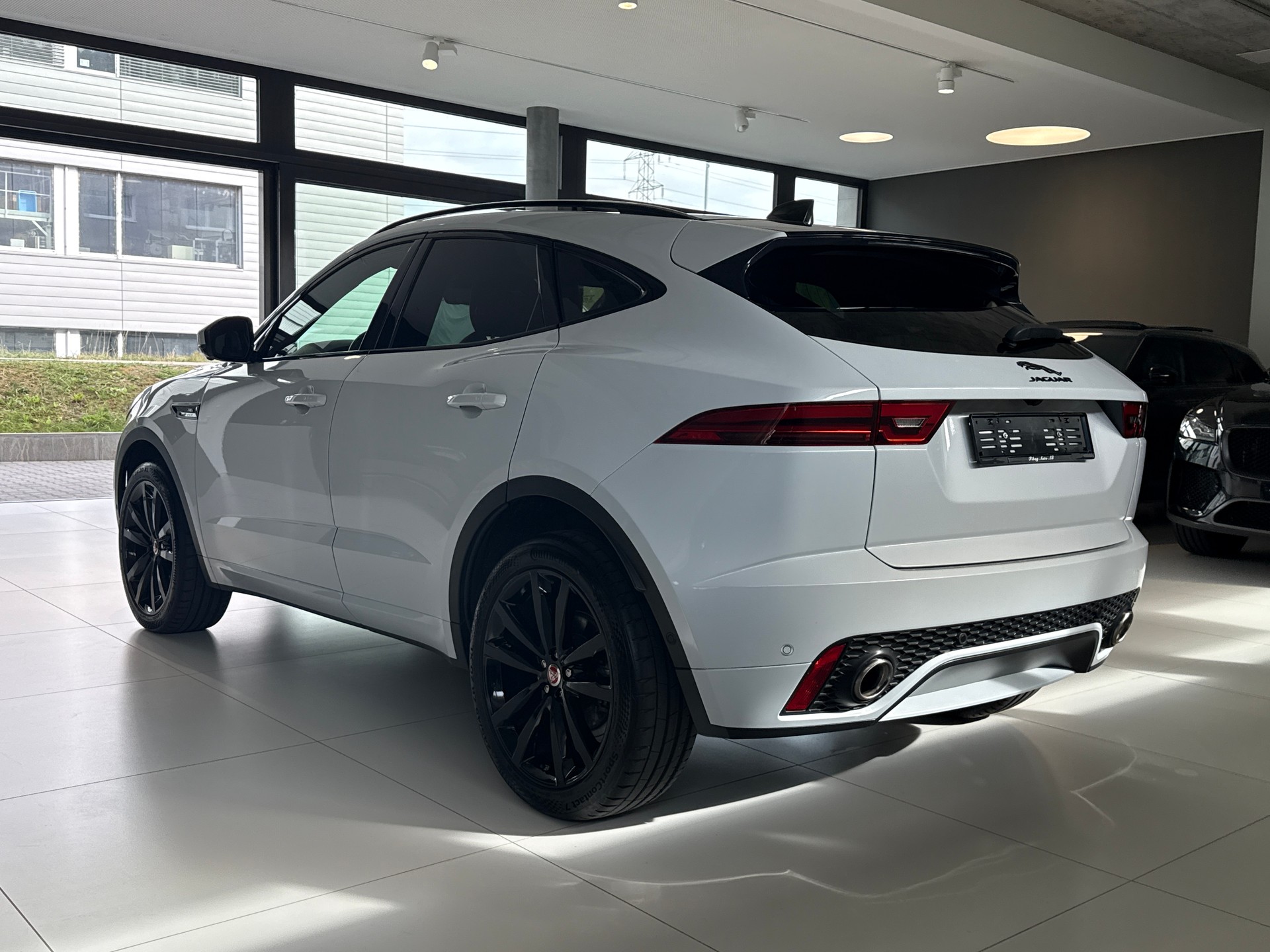 JAGUAR E-Pace 2.0d D240 R-Dynamic S AWD Automatik ***CH-Fahrzeug***240PS***Bremsen+Bereifung NEU***-image-28