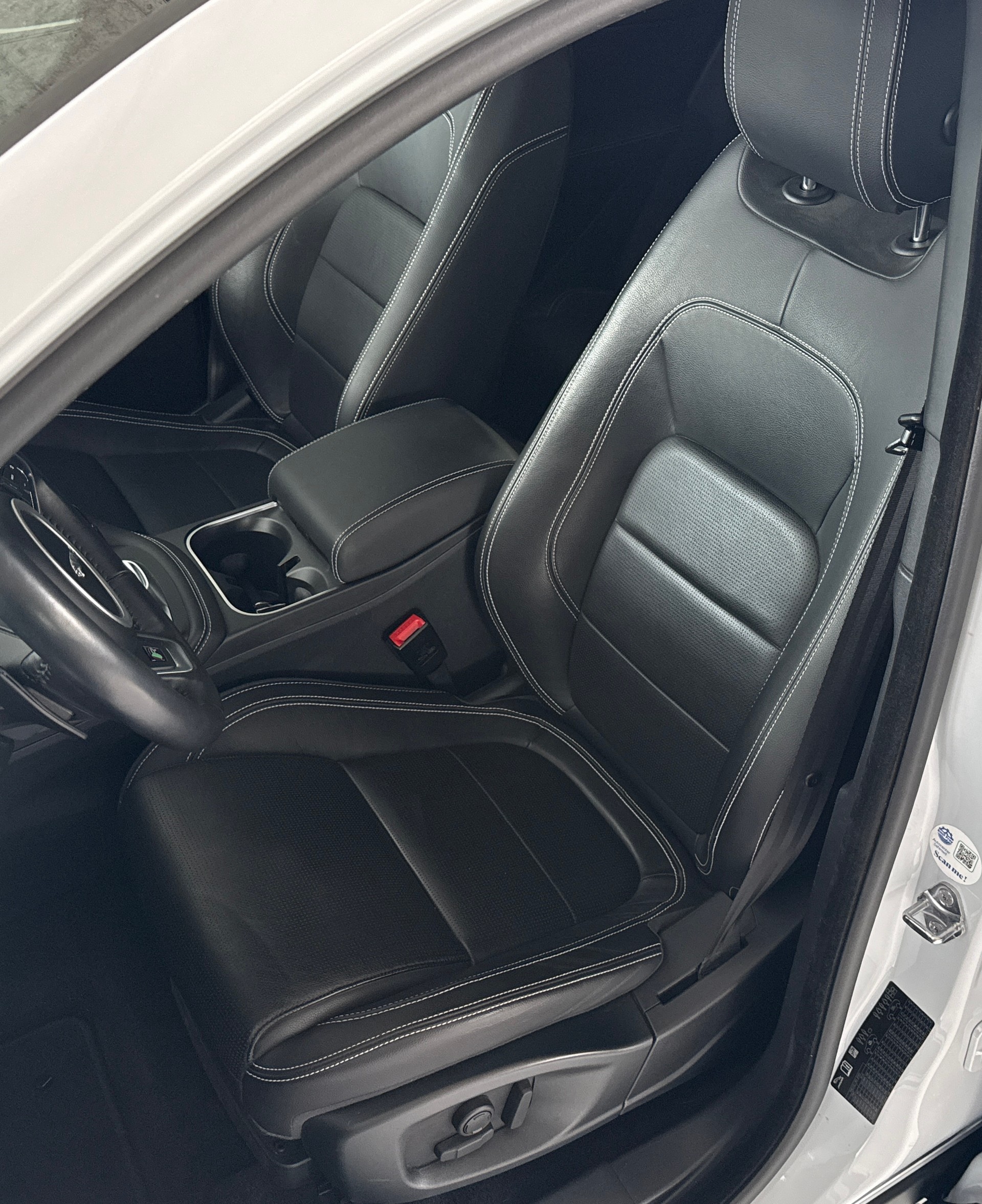 JAGUAR E-Pace 2.0d D240 R-Dynamic S AWD Automatik ***CH-Fahrzeug***240PS***Bremsen+Bereifung NEU***-image-8