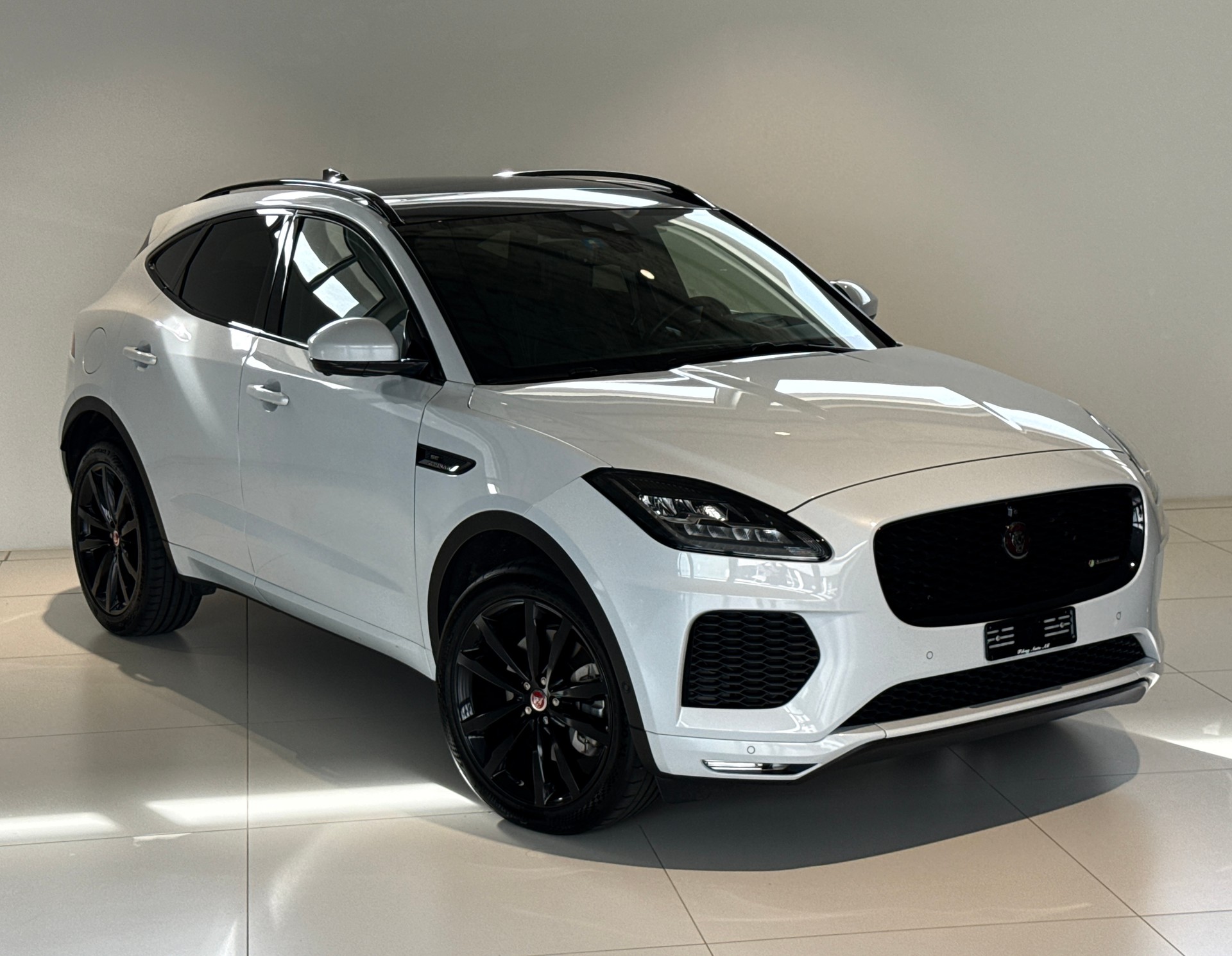 JAGUAR E-Pace 2.0d D240 R-Dynamic S AWD Automatik ***CH-Fahrzeug***240PS***Bremsen+Bereifung NEU***-image-0