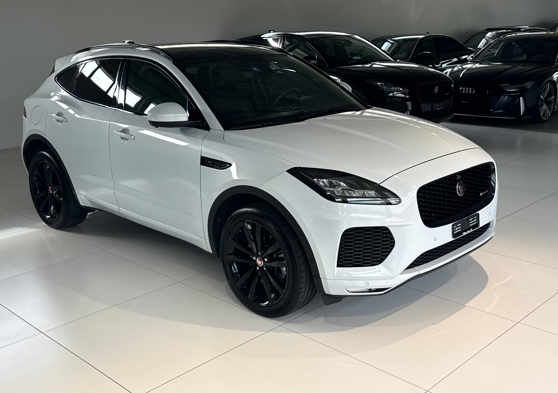 JAGUAR E-Pace 2.0d D240 R-Dynamic S AWD Automatik ***CH-Fahrzeug***240PS***Bremsen+Bereifung NEU***-image-33