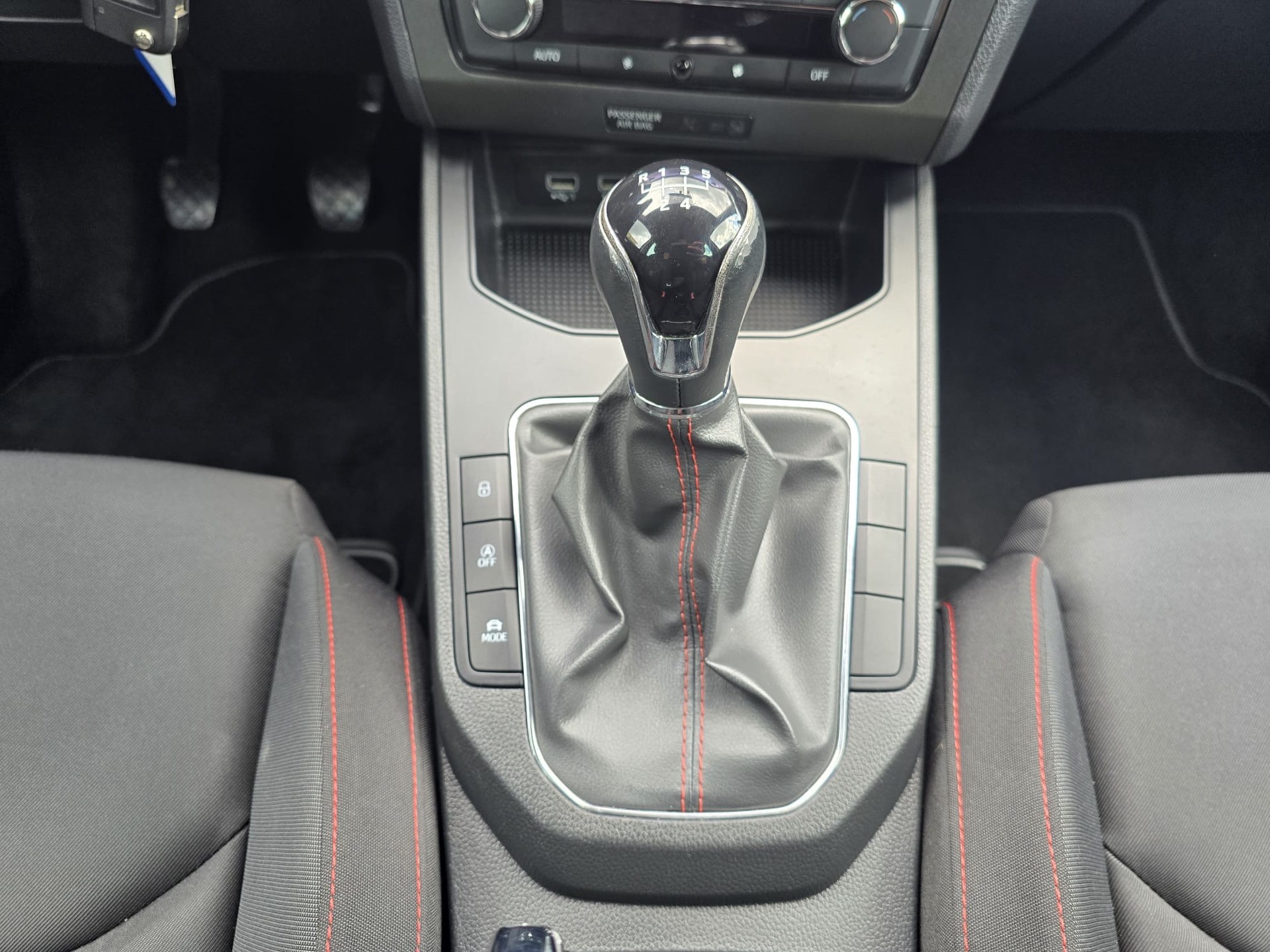 SEAT Ibiza FR 1.6 TDI-image-10