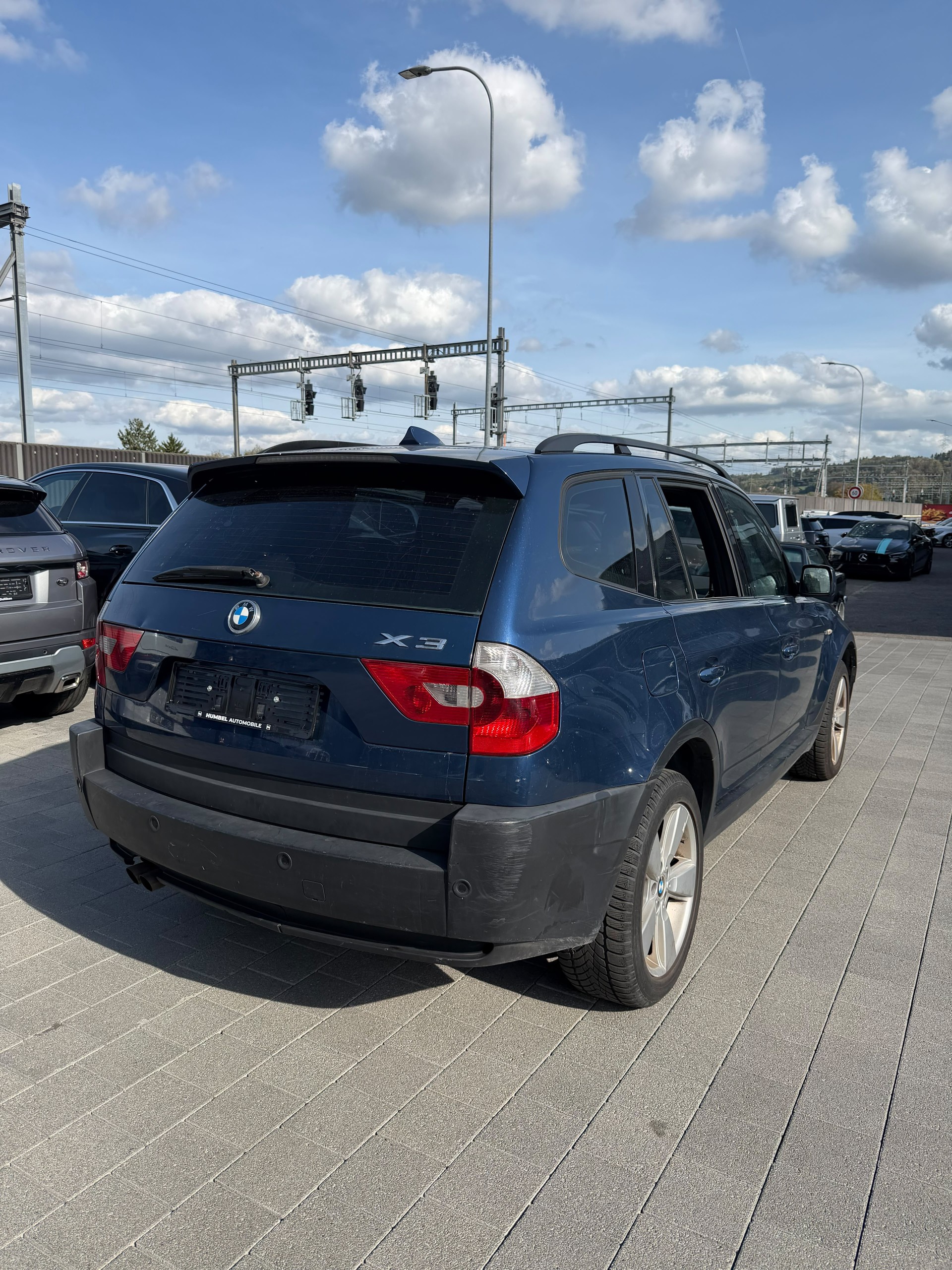 BMW X3 30i-image-3
