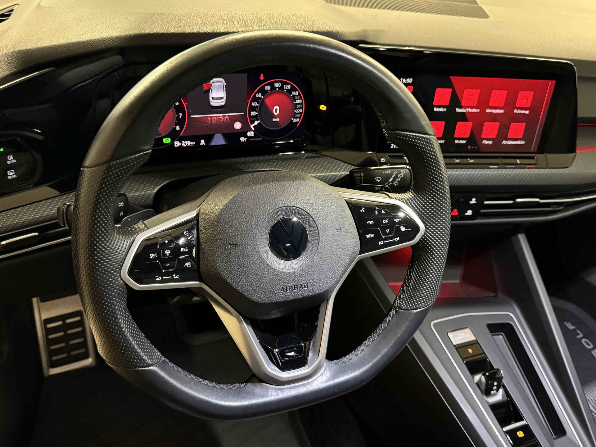 VW Golf 1.5 eTSI mHEV ACT R-Line DSG-image-8