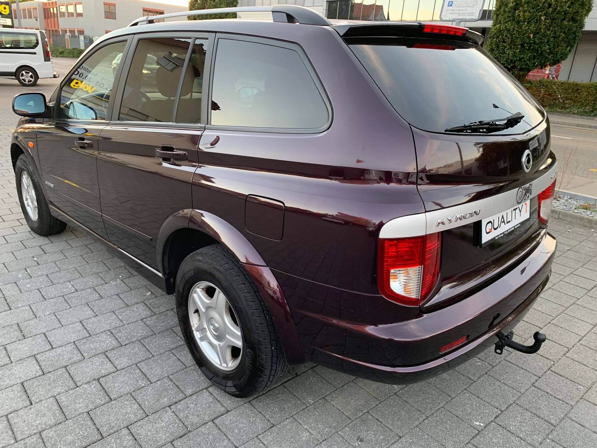 KGM-SsangYong Kyron 200 Xdi 4WD Deluxe Automatic-image-3