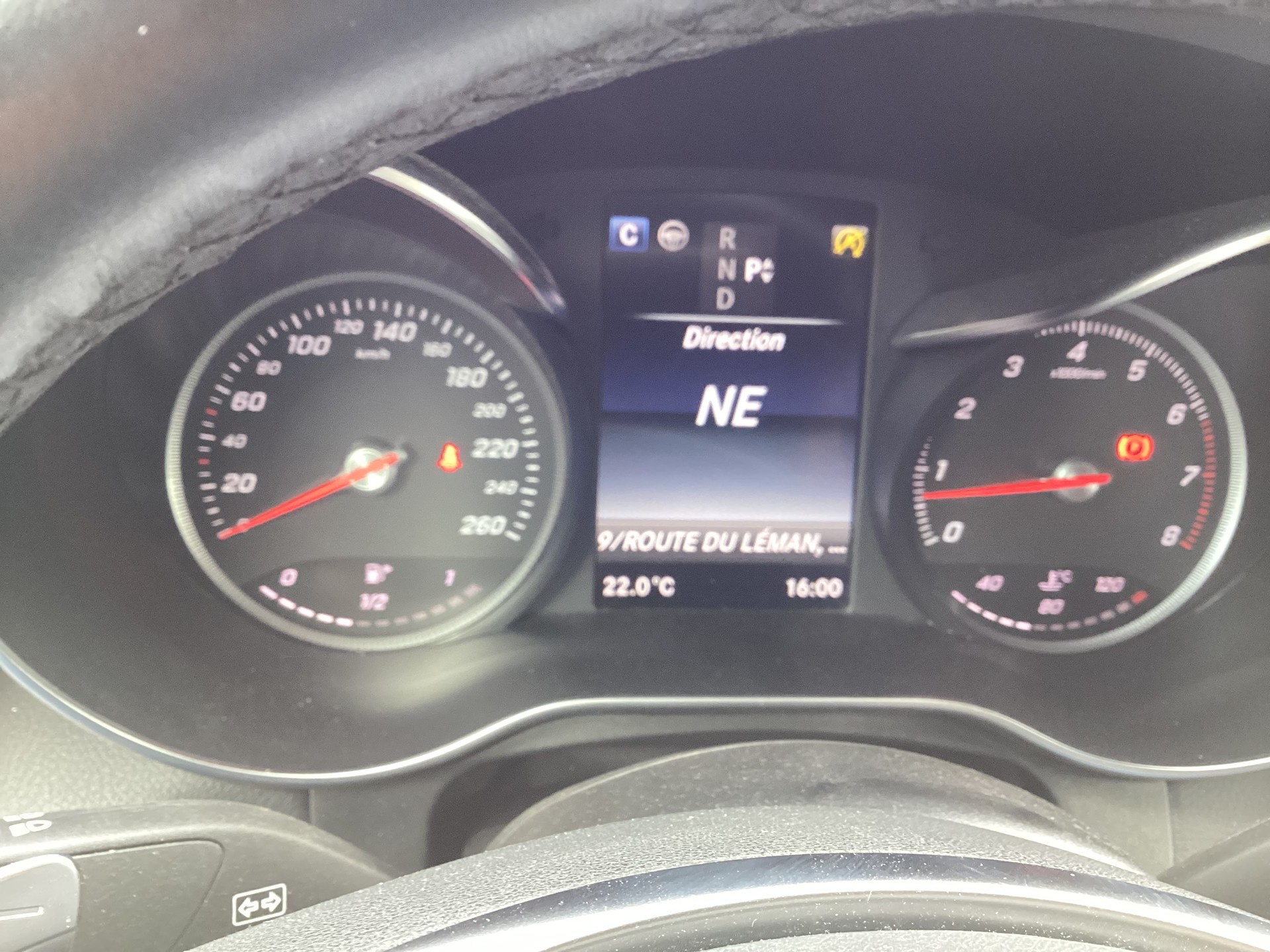 MERCEDES-BENZ GLC Coupé 250 Exclusive 4Matic 9G-Tronic-image-9