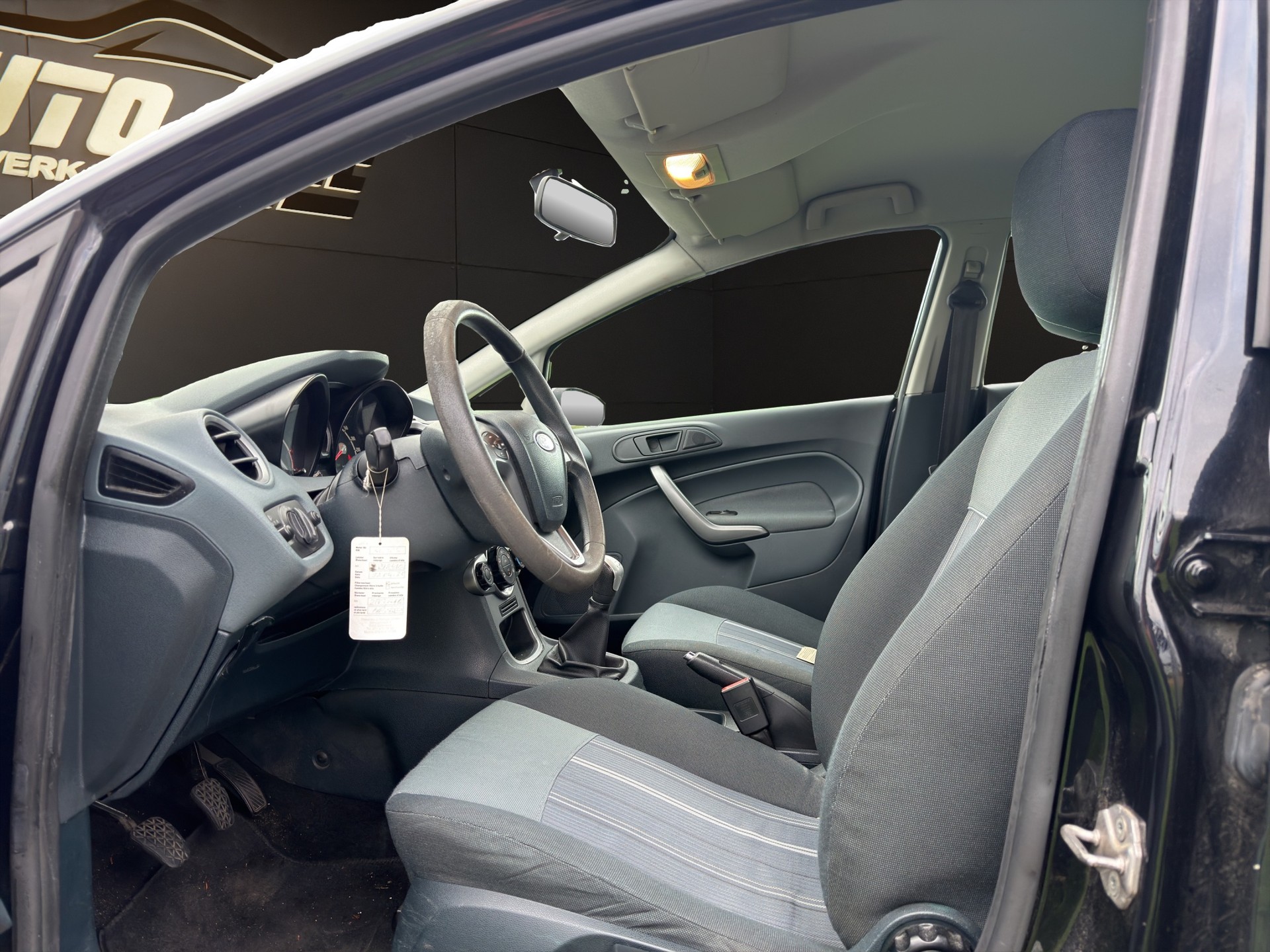 FORD Fiesta 1.25 16V Titanium-image-9