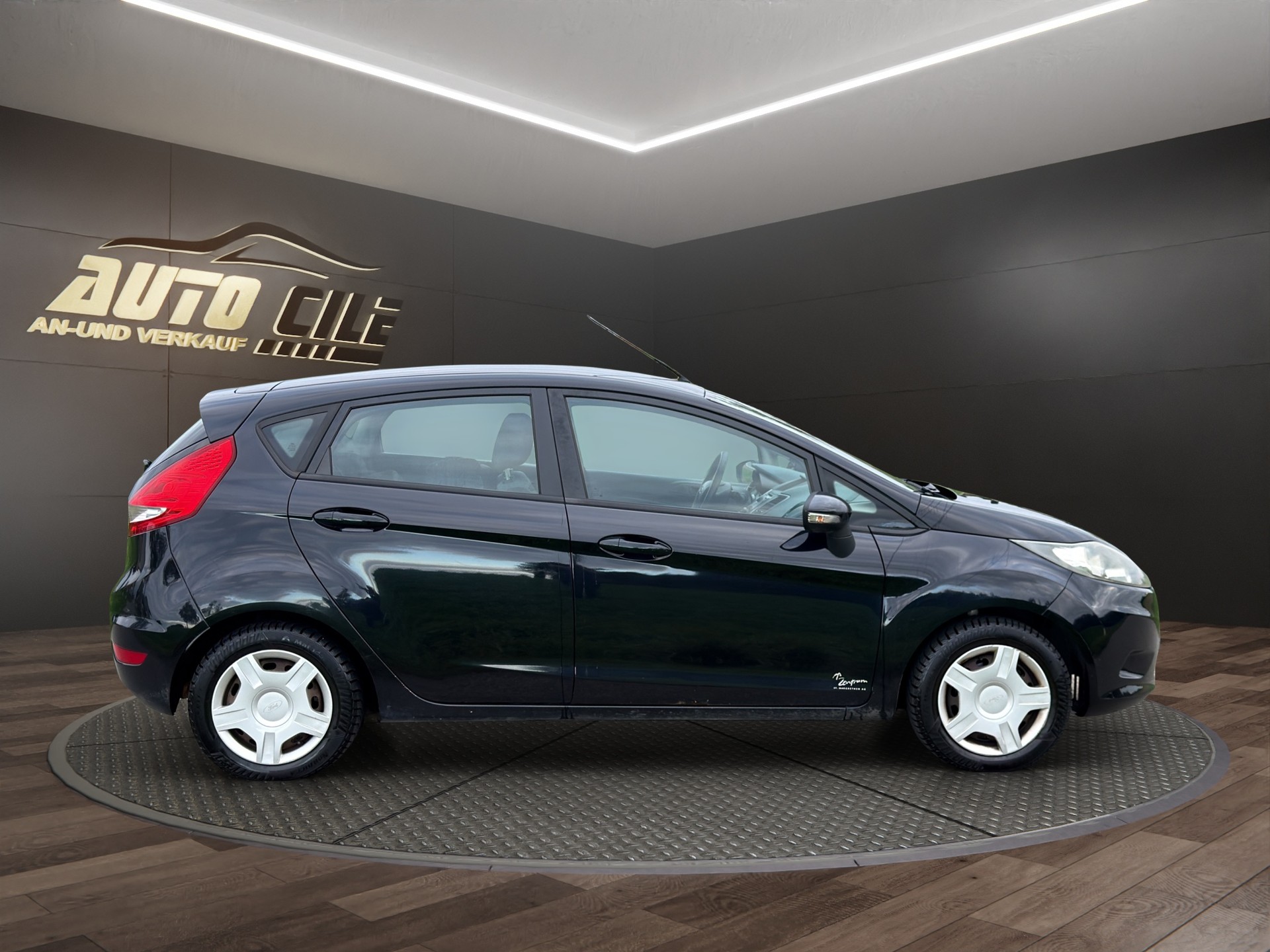 FORD Fiesta 1.25 16V Titanium-image-4