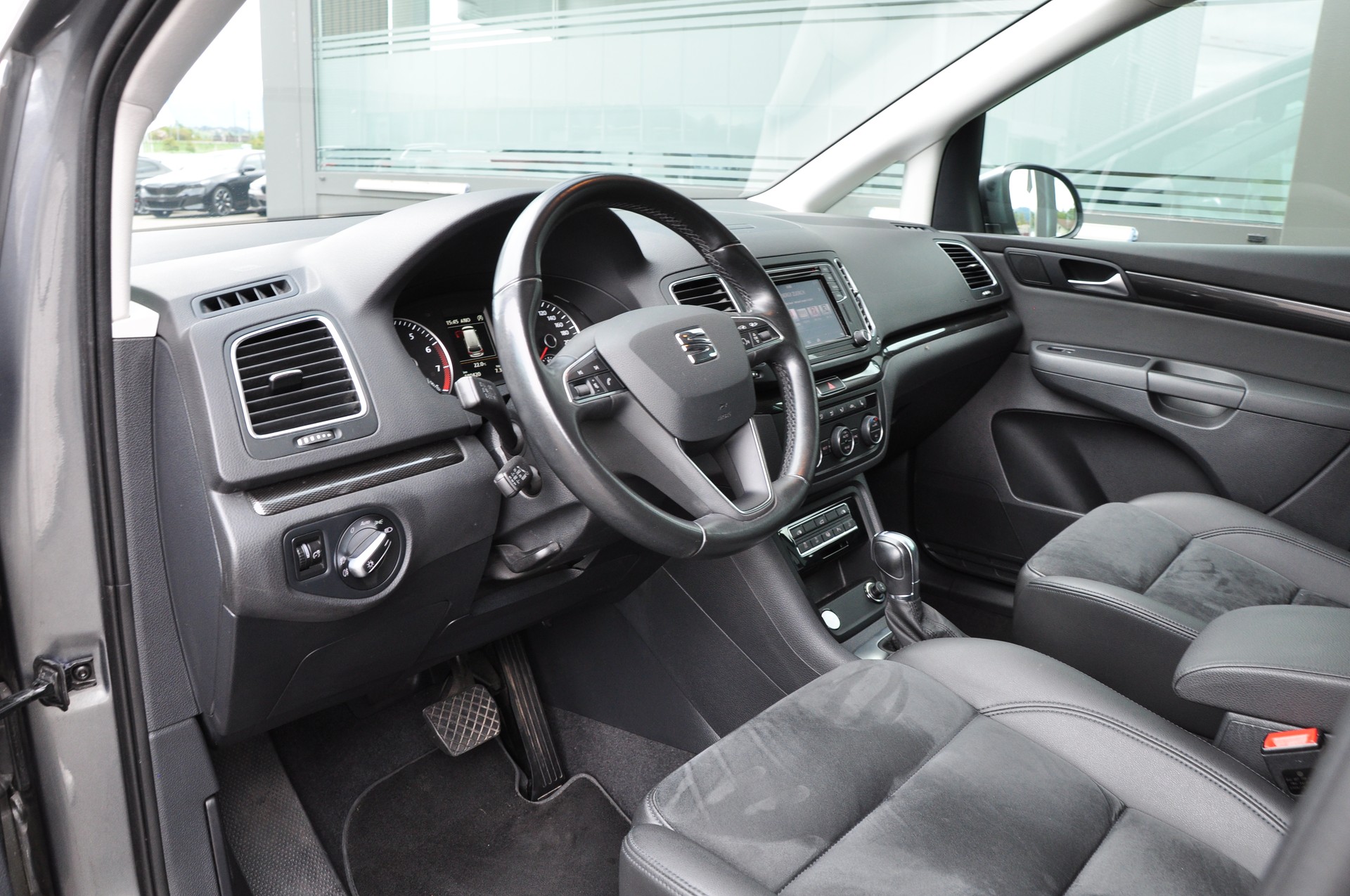 SEAT Alhambra 1.4 TSI Style Advanced DSG-image-19