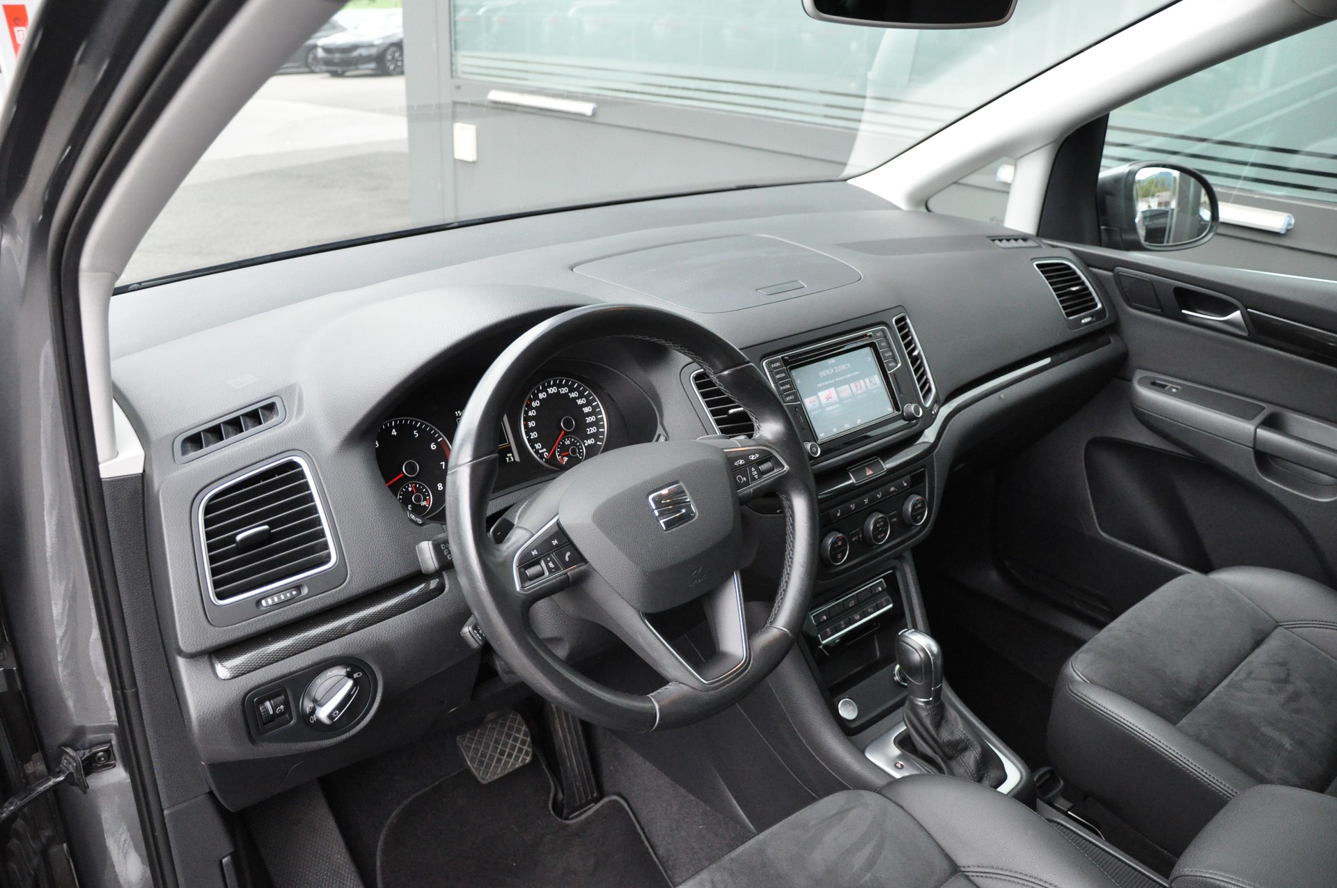 SEAT Alhambra 1.4 TSI Style Advanced DSG-image-20