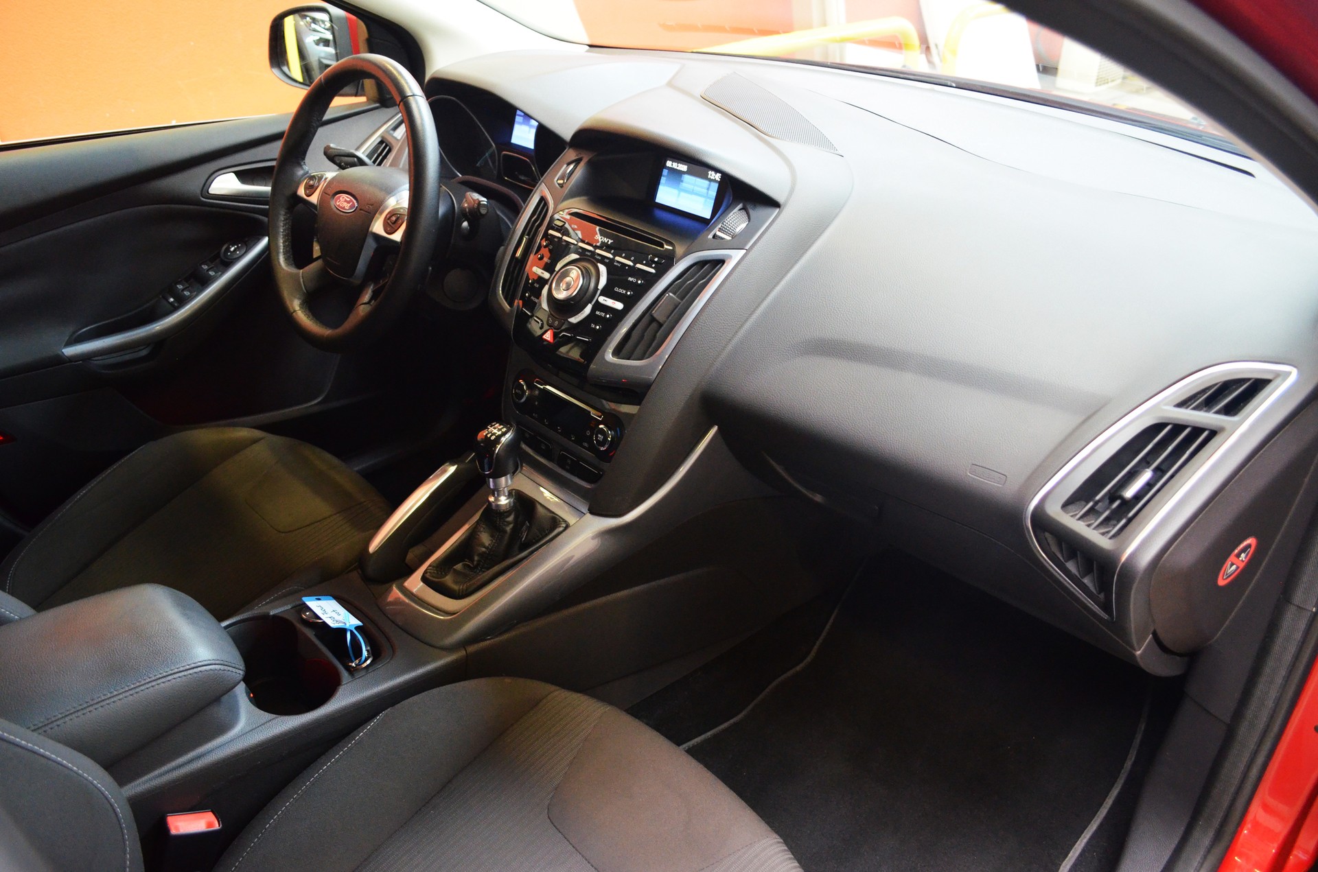 FORD Focus 1.6 SCTi Titanium-image-8