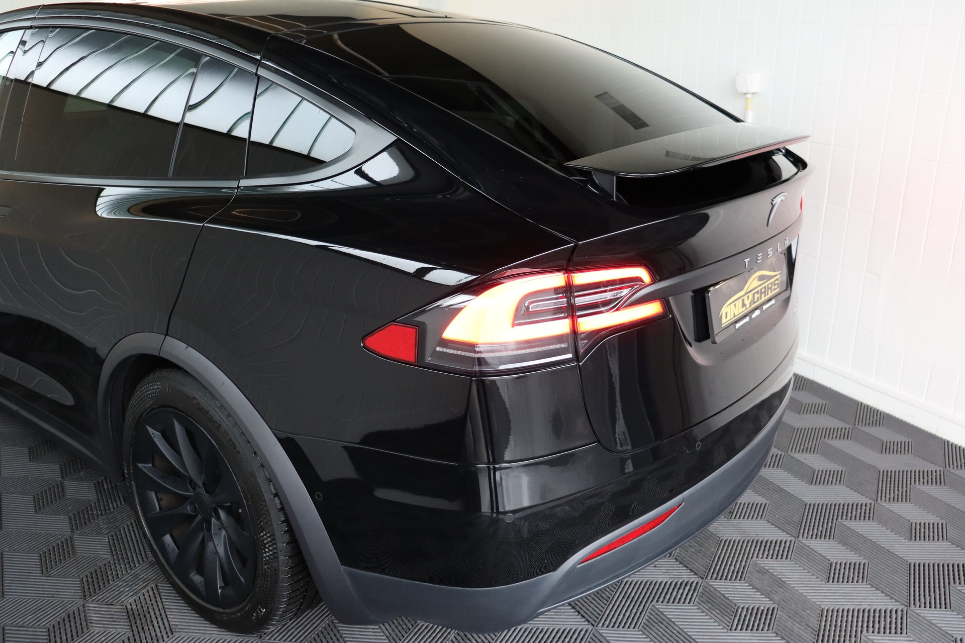 TESLA MODEL X PERFORMANCE LUDICROUS * BLACK ON WHITE * GARANTIE AUF ANTRIEB & BATTERIE * CH-AUTO * CHF 500.- IM MONAT OHNE ANZAHLUNG *-image-10