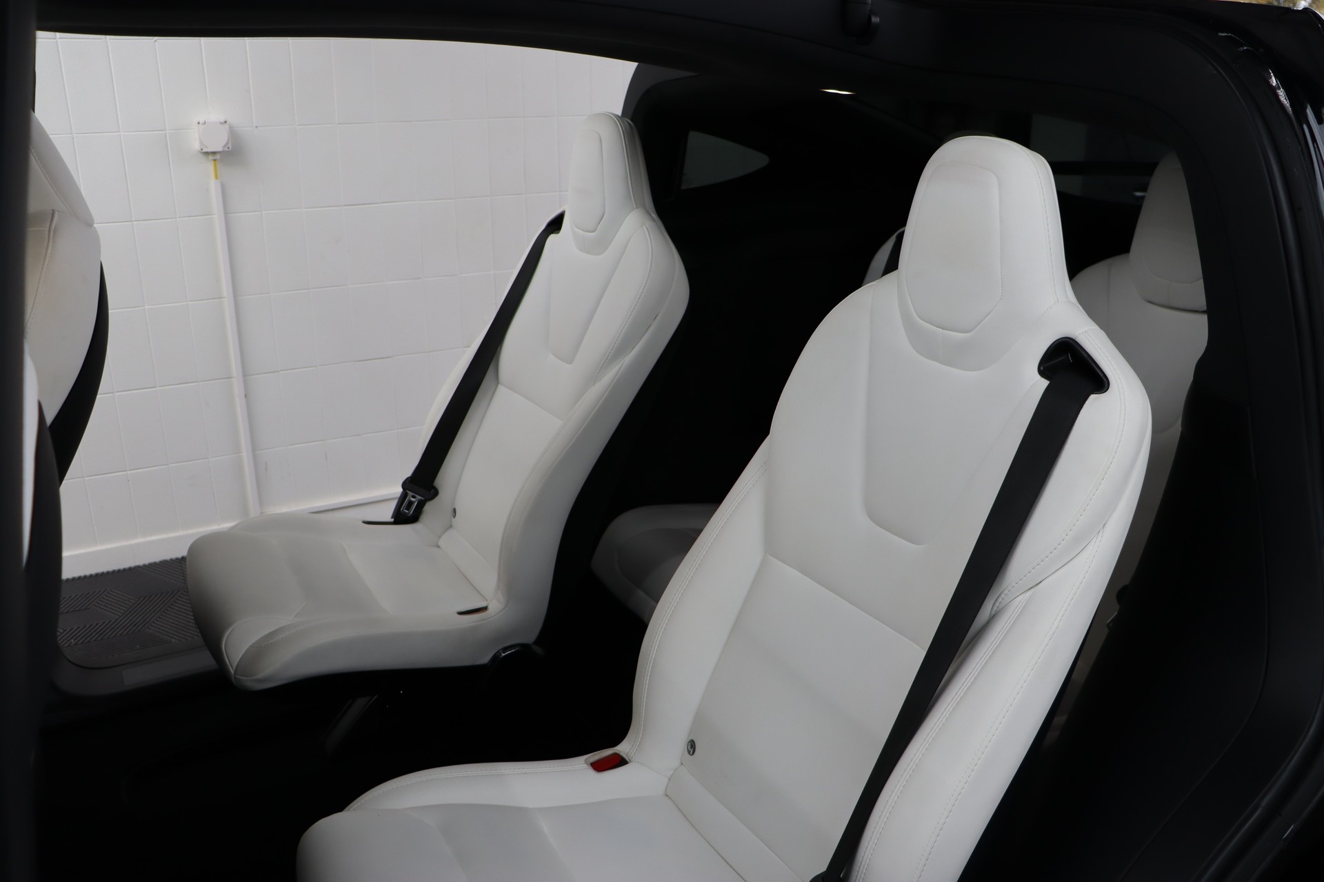 TESLA MODEL X PERFORMANCE LUDICROUS * BLACK ON WHITE * GARANTIE AUF ANTRIEB & BATTERIE * CH-AUTO * CHF 500.- IM MONAT OHNE ANZAHLUNG *-image-18