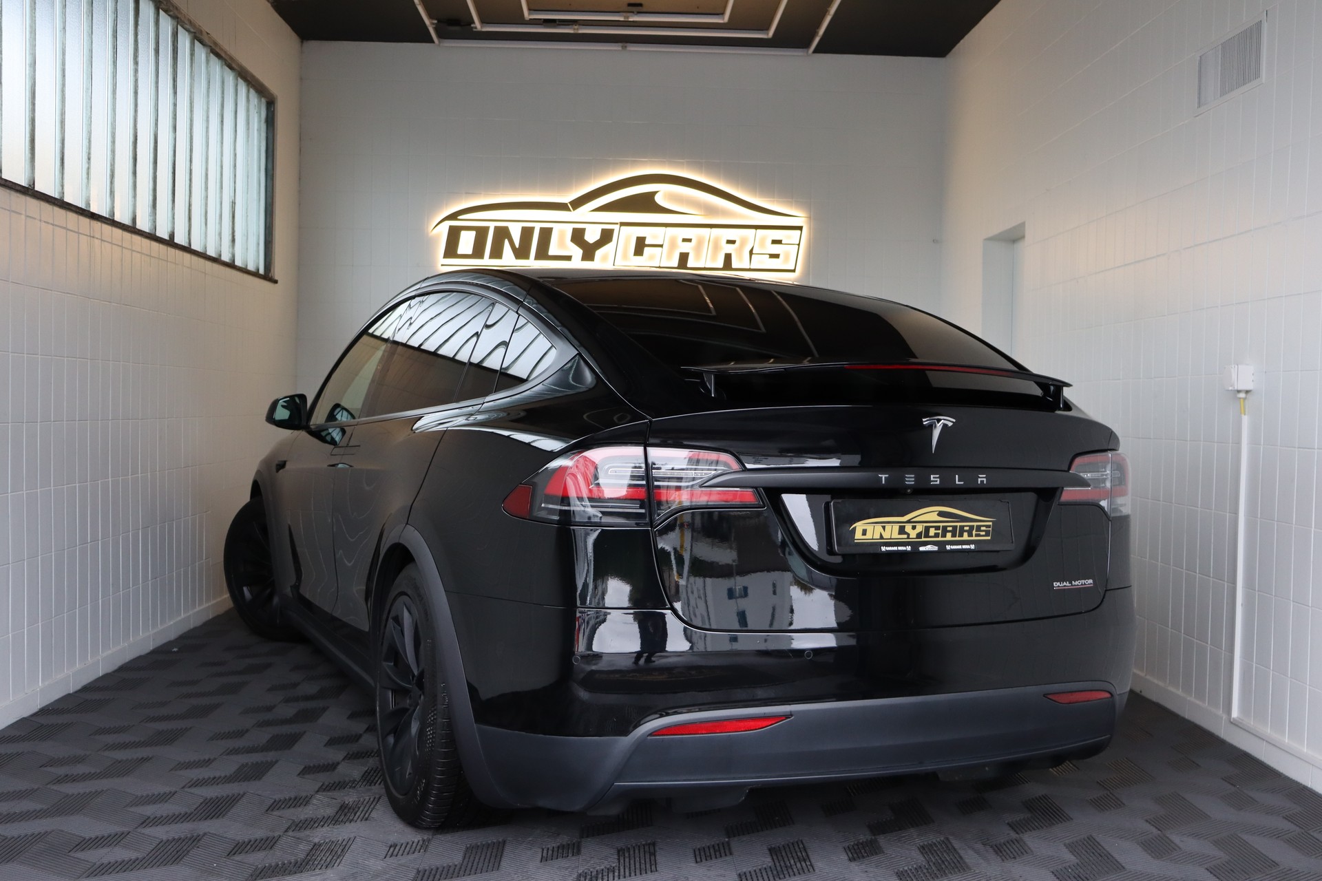 TESLA MODEL X PERFORMANCE LUDICROUS * BLACK ON WHITE * GARANTIE AUF ANTRIEB & BATTERIE * CH-AUTO * CHF 500.- IM MONAT OHNE ANZAHLUNG *-image-8