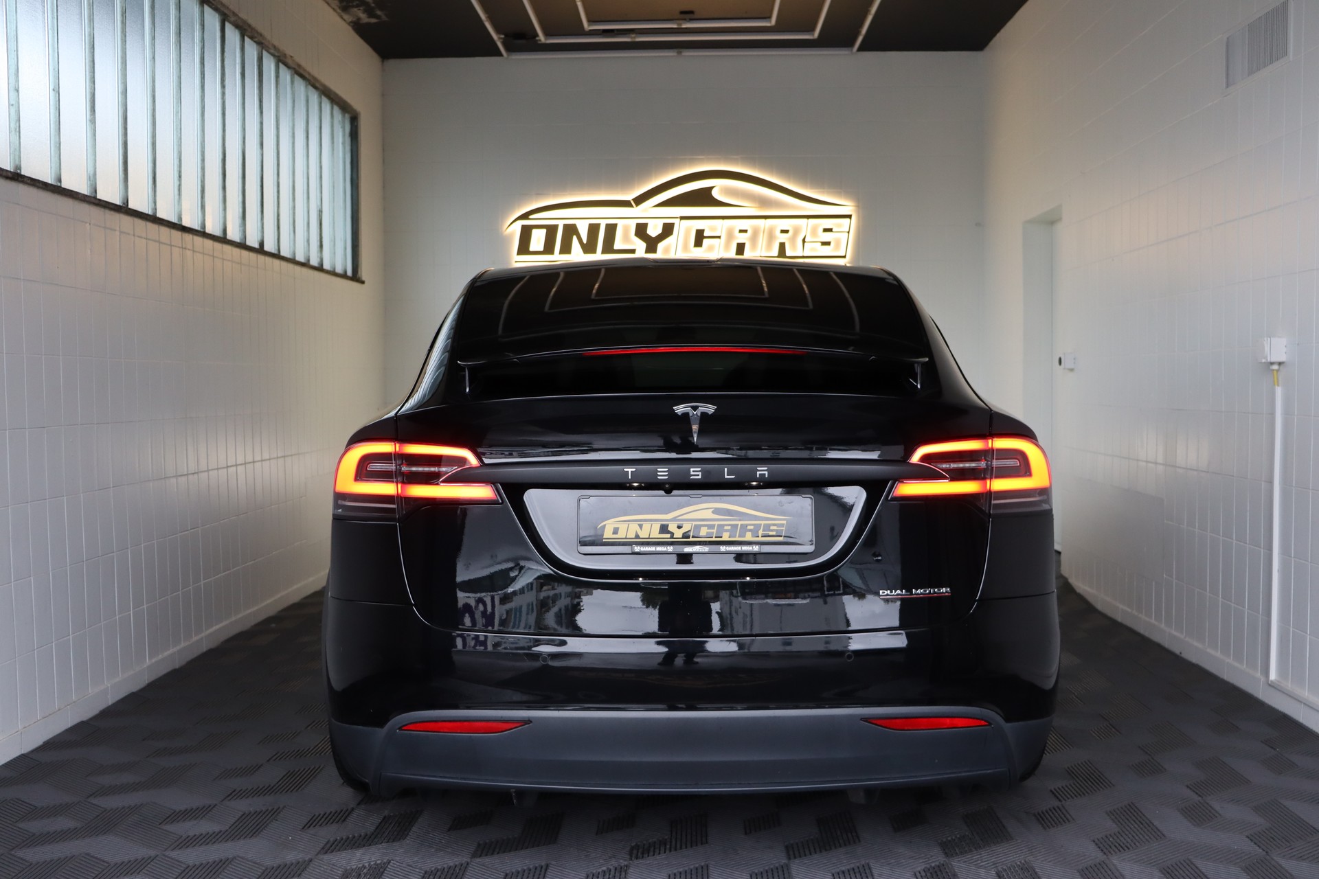 TESLA MODEL X PERFORMANCE LUDICROUS * BLACK ON WHITE * GARANTIE AUF ANTRIEB & BATTERIE * CH-AUTO * CHF 500.- IM MONAT OHNE ANZAHLUNG *-image-12