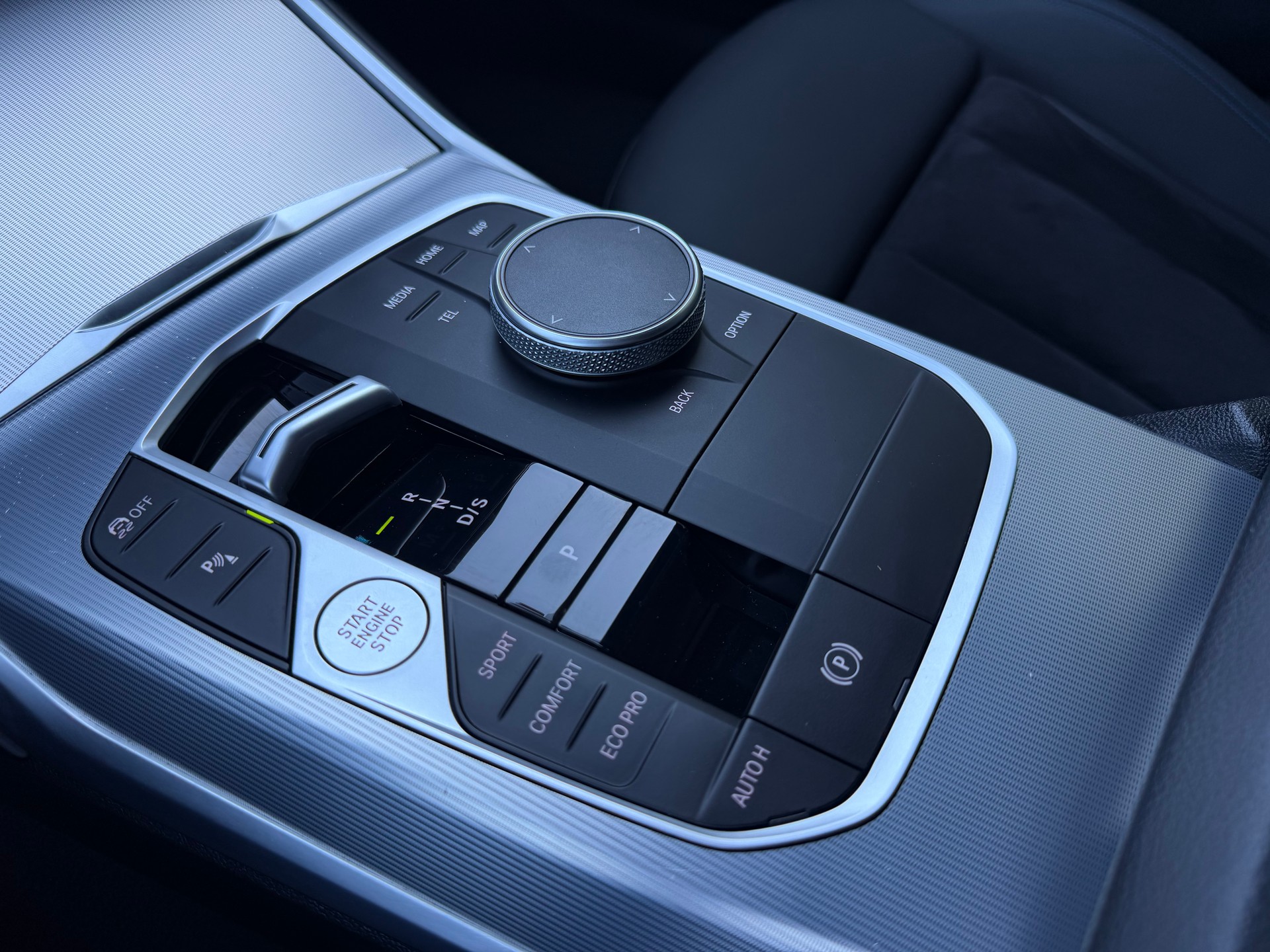 BMW 320d xDrive 48V Touring Steptronic M Sport-image-27