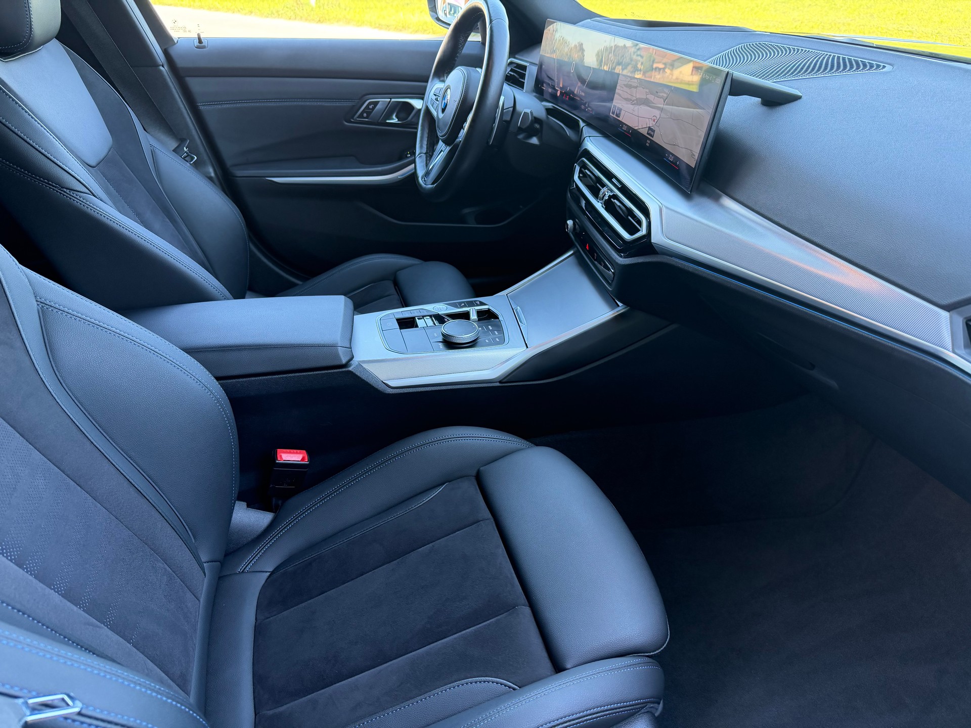 BMW 320d xDrive 48V Touring Steptronic M Sport-image-15