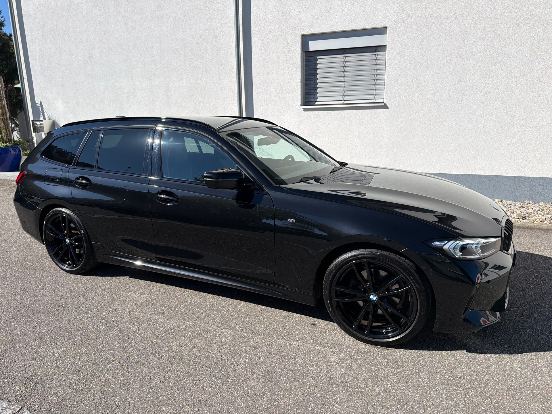 BMW 320d xDrive 48V Touring Steptronic M Sport-image-3