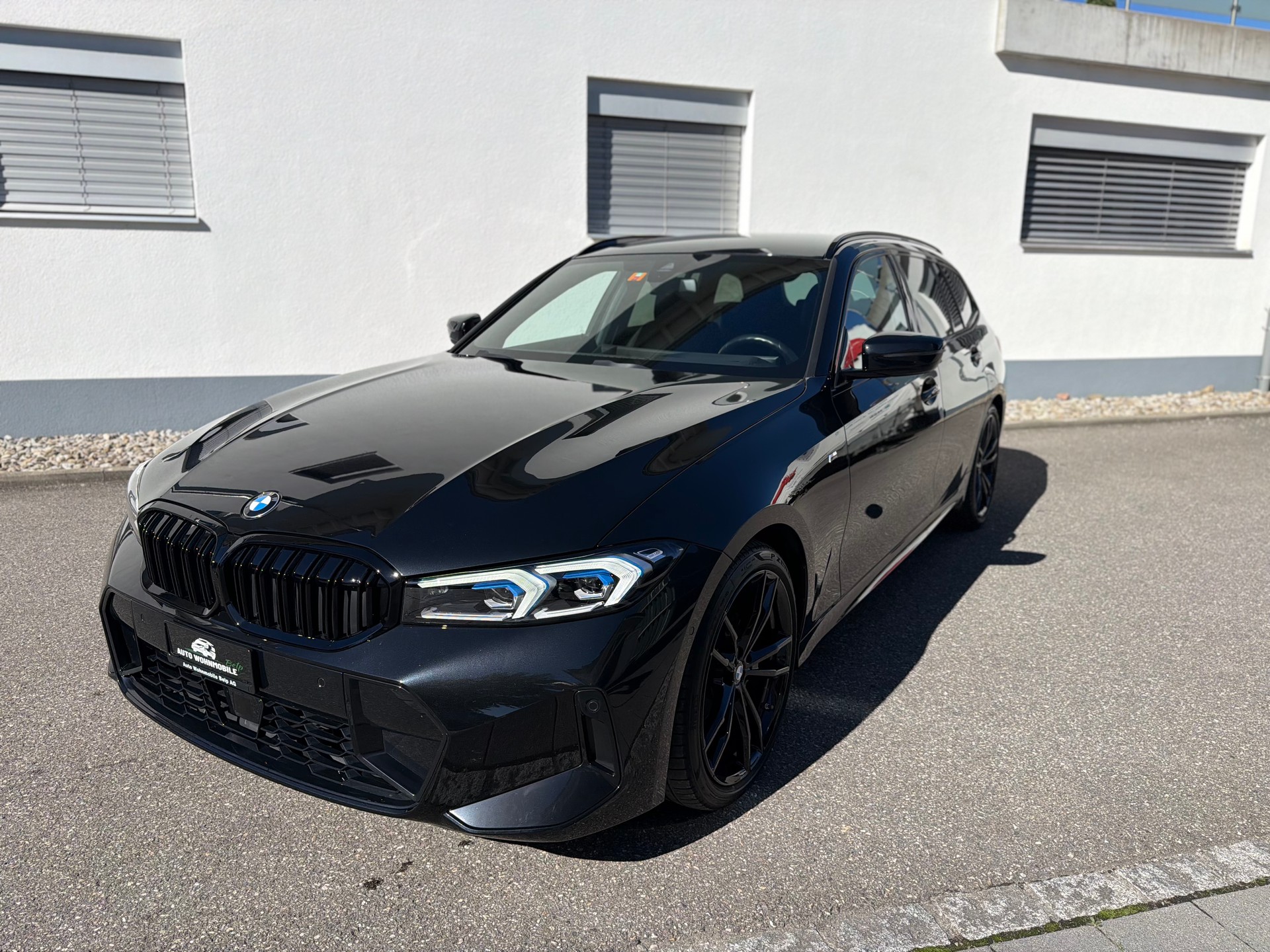 BMW 320d xDrive 48V Touring Steptronic M Sport-image-9