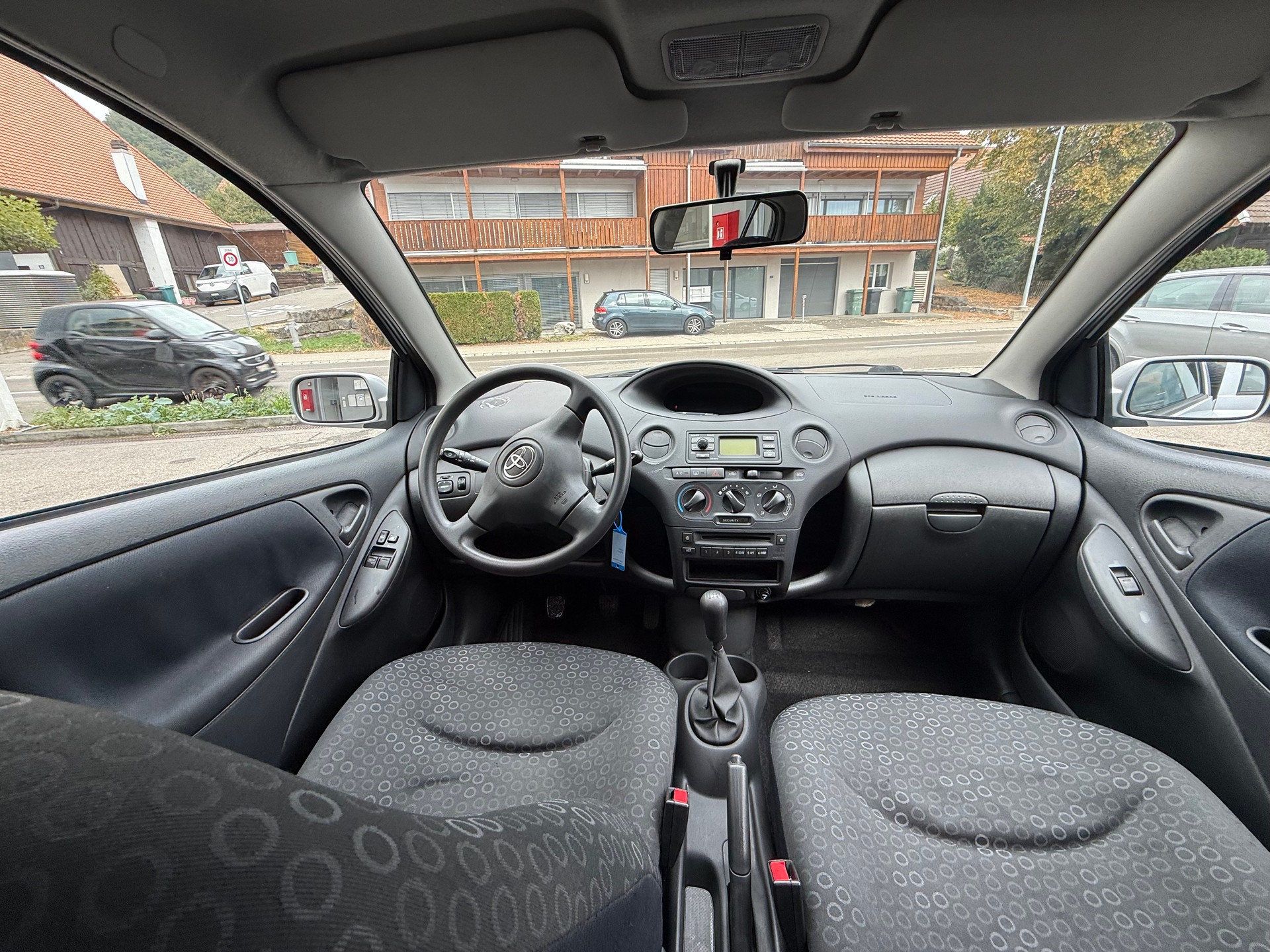 TOYOTA Yaris 1.3 Linea Sol-image-12