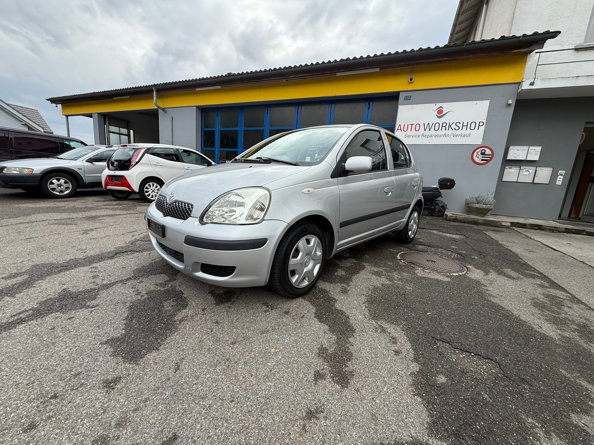 TOYOTA Yaris 1.3 Linea Sol-image-6