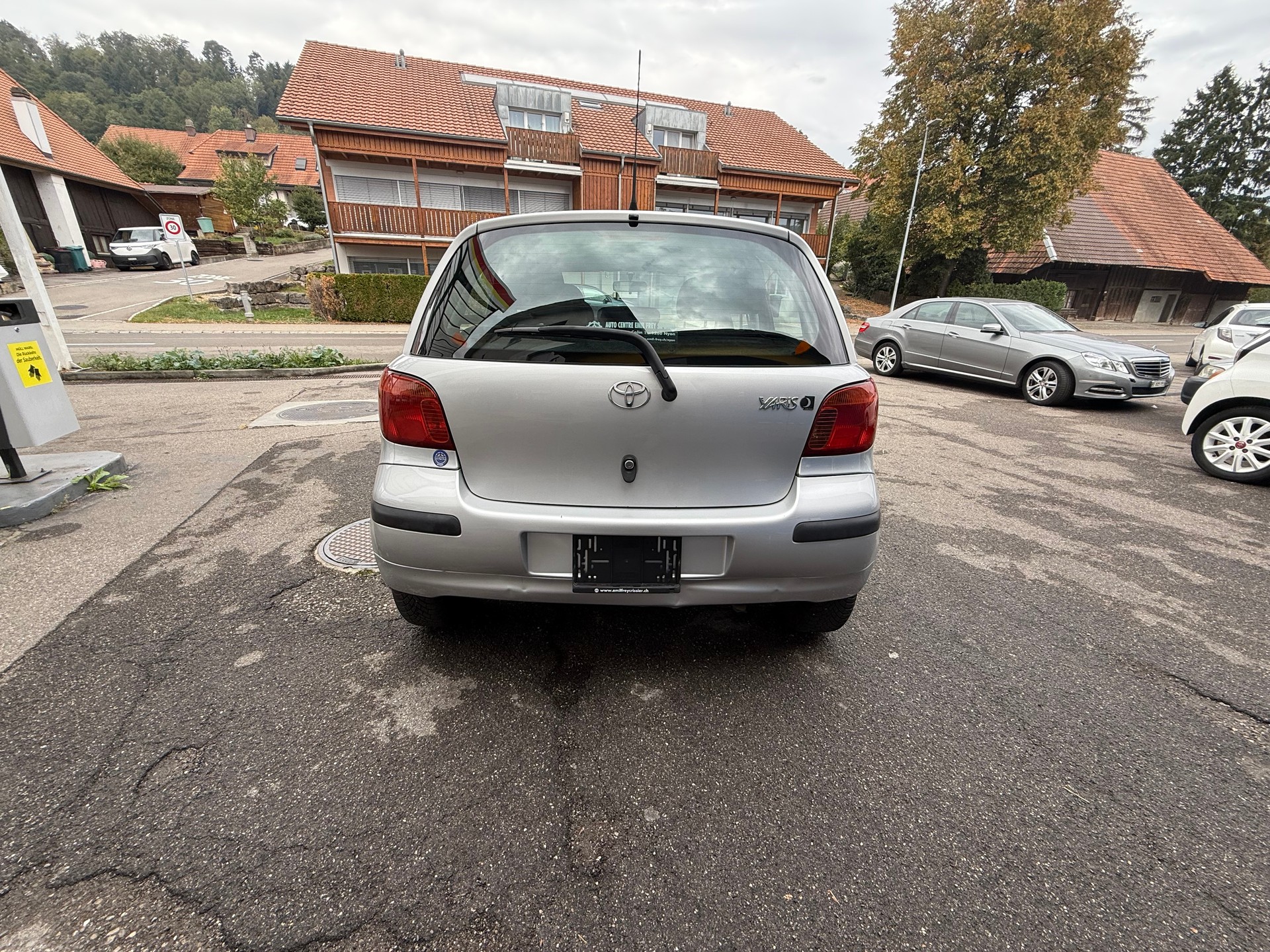 TOYOTA Yaris 1.3 Linea Sol-image-3