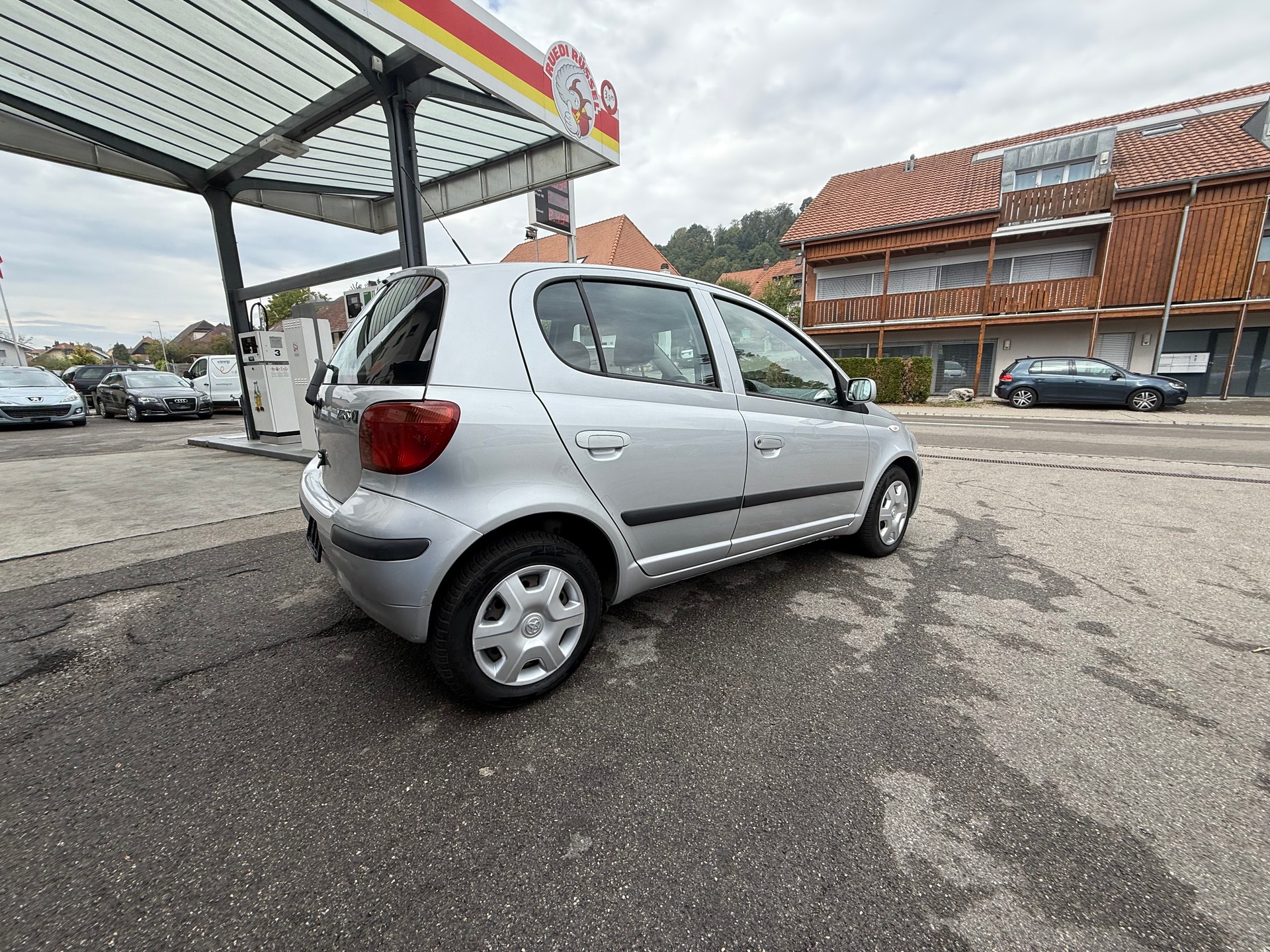 TOYOTA Yaris 1.3 Linea Sol-image-2