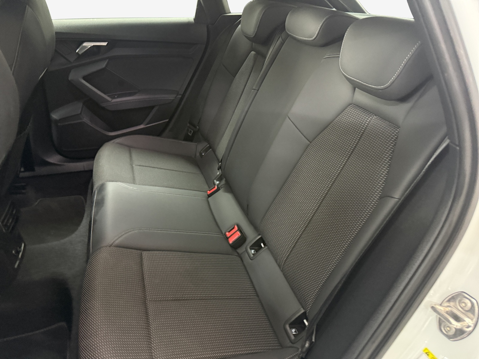 AUDI A3 Sportback 35 TFSI advanced Attraction S-tronic-image-11