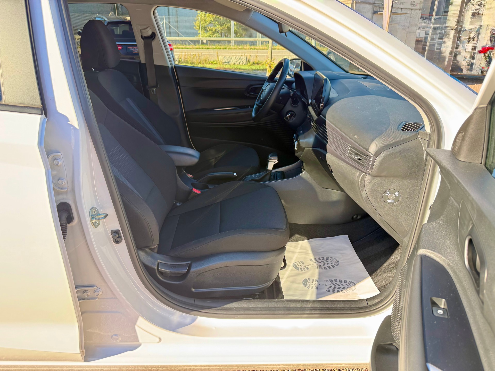 HYUNDAI i20 1.0 T-GDi Amplia DCT-image-12