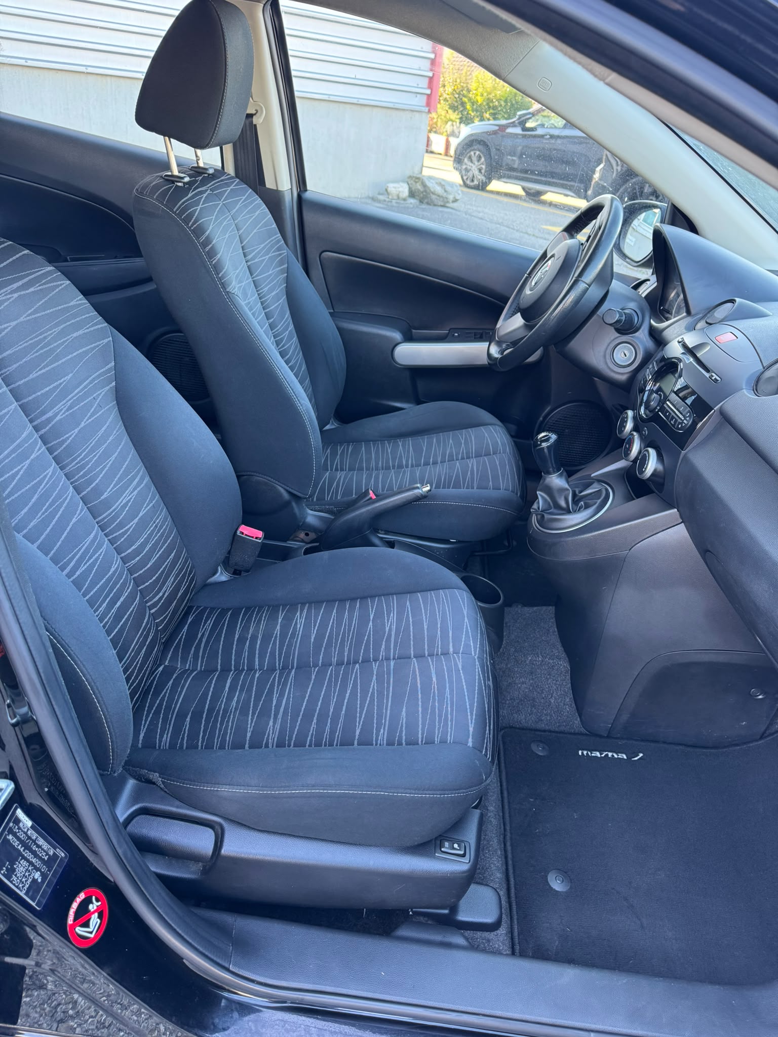 MAZDA 2 1.3i 16V Exclusive-image-7