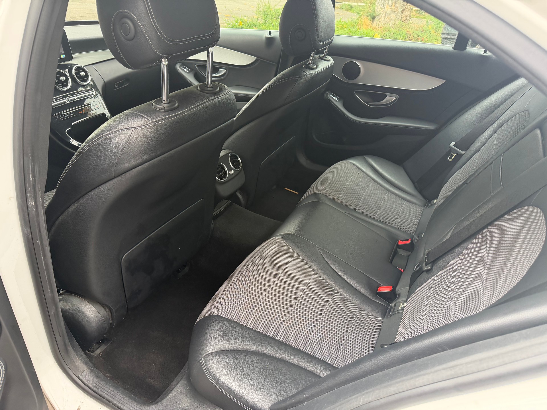 MERCEDES-BENZ C 200 Avantgarde 4Matic 7G-Tronic-image-12