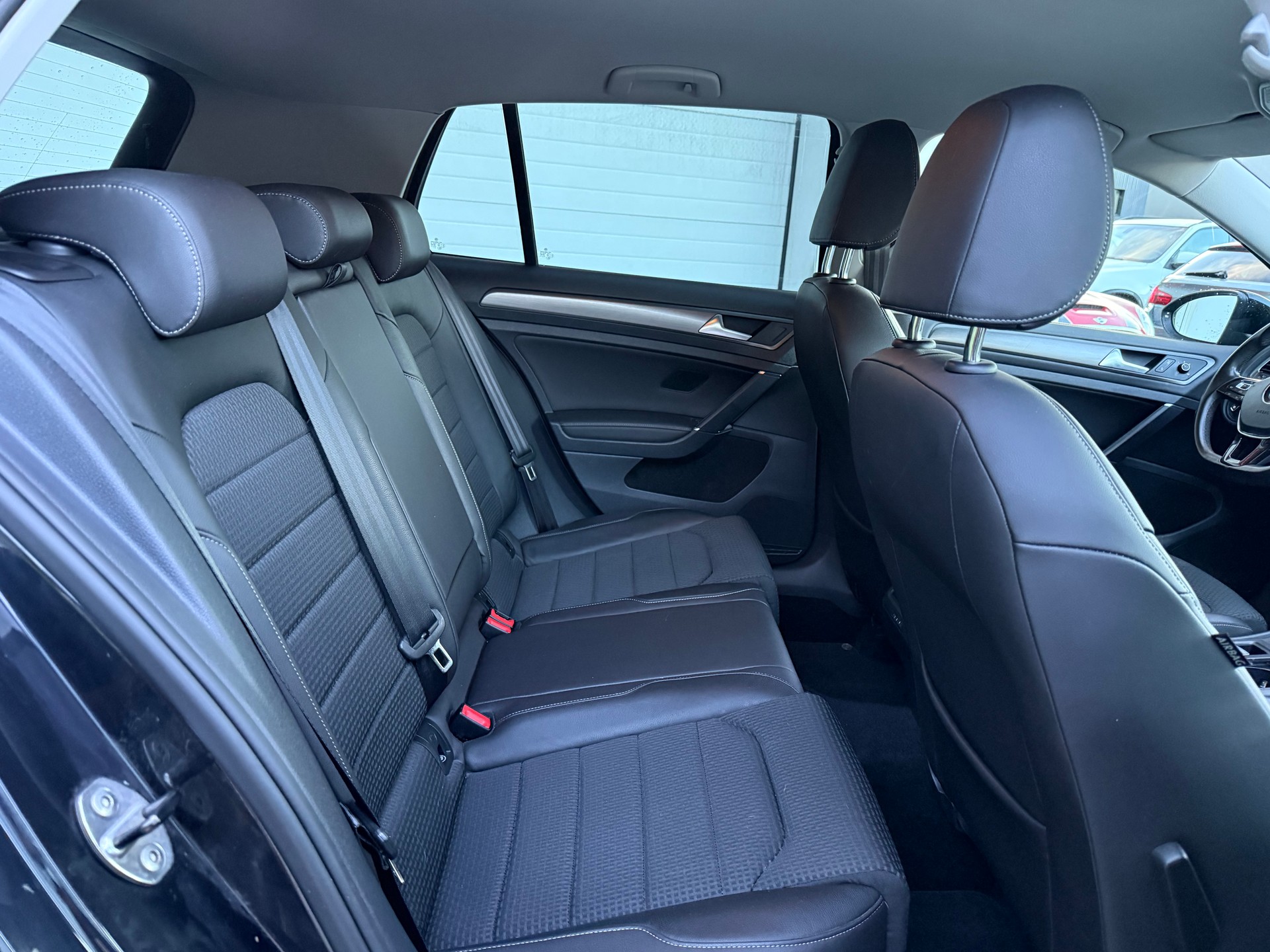 VW Golf 2.0 TDI Comfortline DSG-image-15