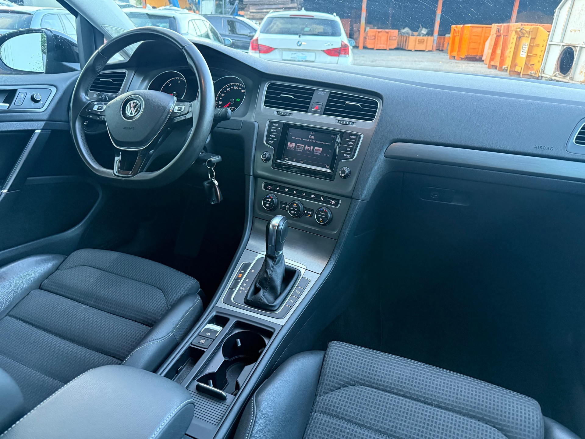 VW Golf 2.0 TDI Comfortline DSG-image-13