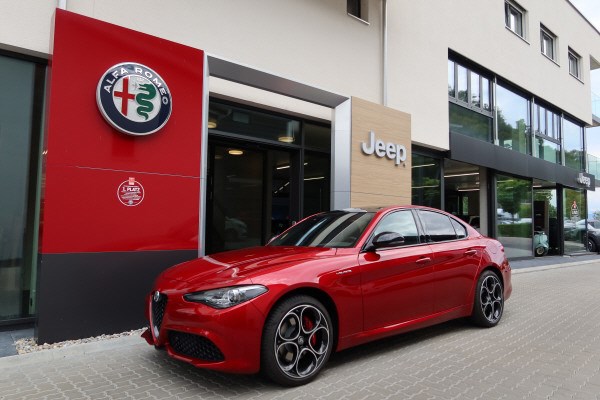 ALFA ROMEO Giulia 2.0 Veloce PremSky-image-0