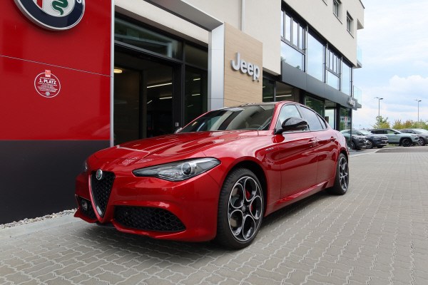 ALFA ROMEO Giulia 2.0 Veloce PremSky-image-1