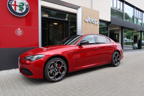 ALFA ROMEO Giulia 2.0 Veloce PremSky-image-2