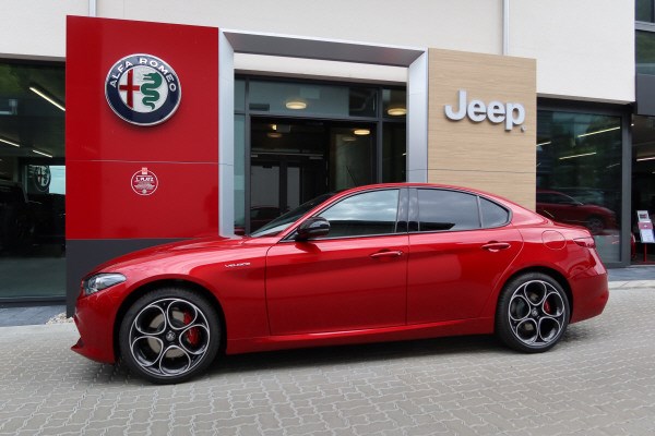 ALFA ROMEO Giulia 2.0 Veloce PremSky-image-3
