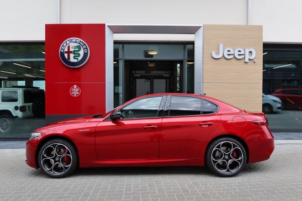ALFA ROMEO Giulia 2.0 Veloce PremSky-image-4