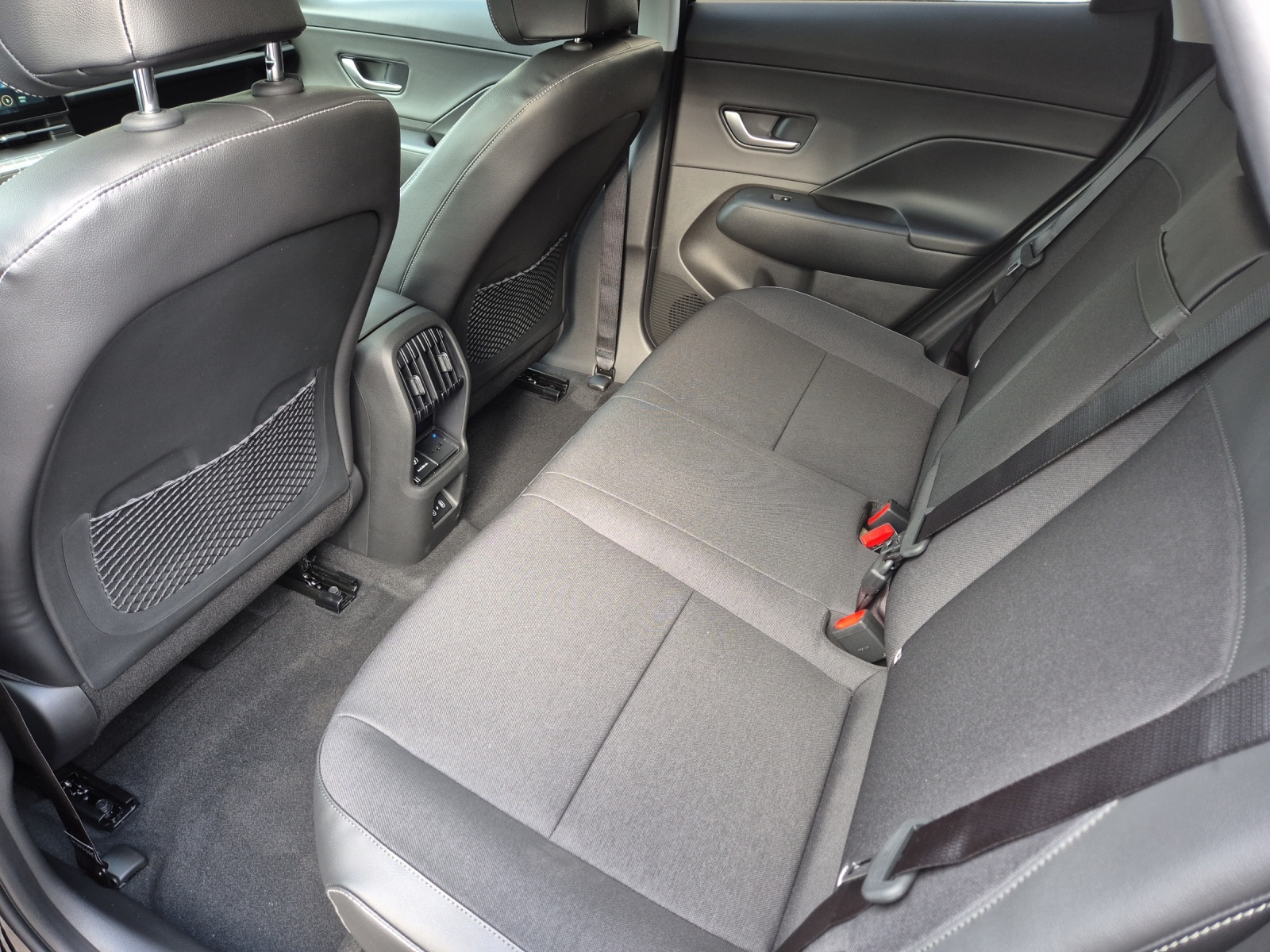 HYUNDAI Kona Electric Amplia-image-8