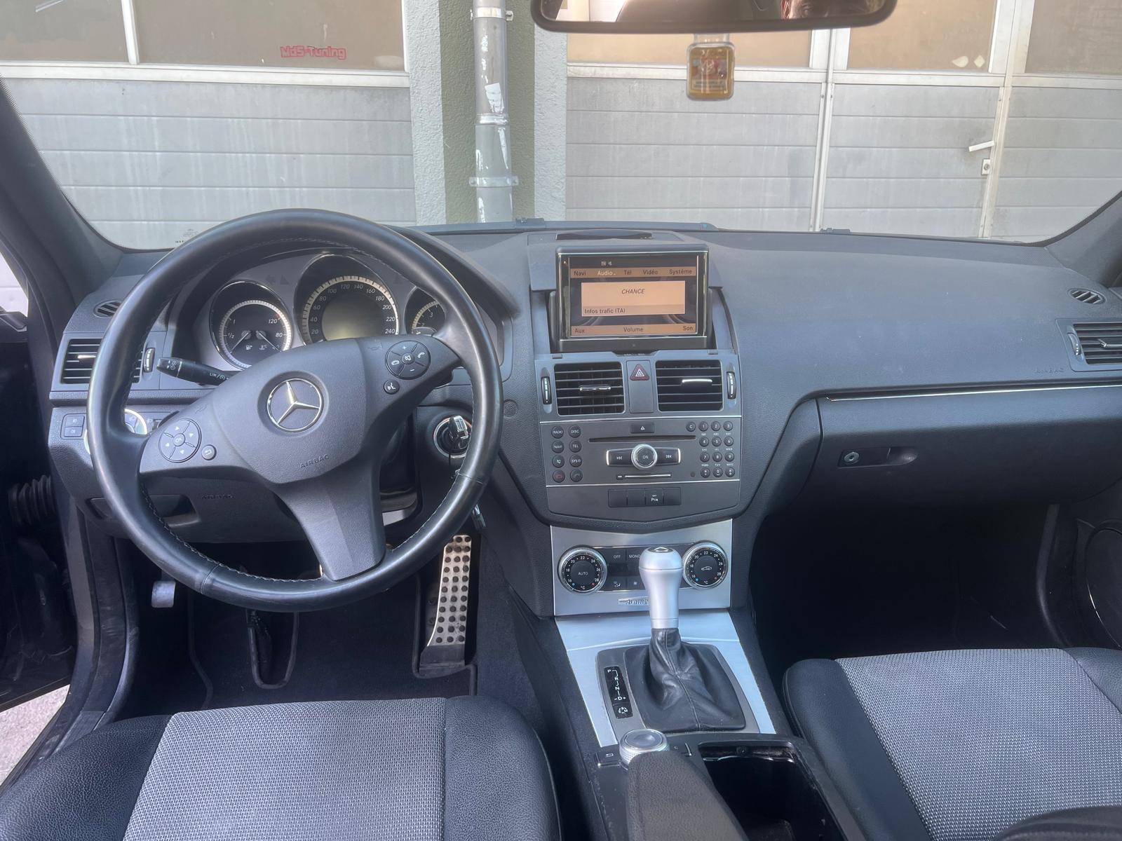 MERCEDES-BENZ C 200 CGI BlueEfficiency My Star Sport Automatic-image-6