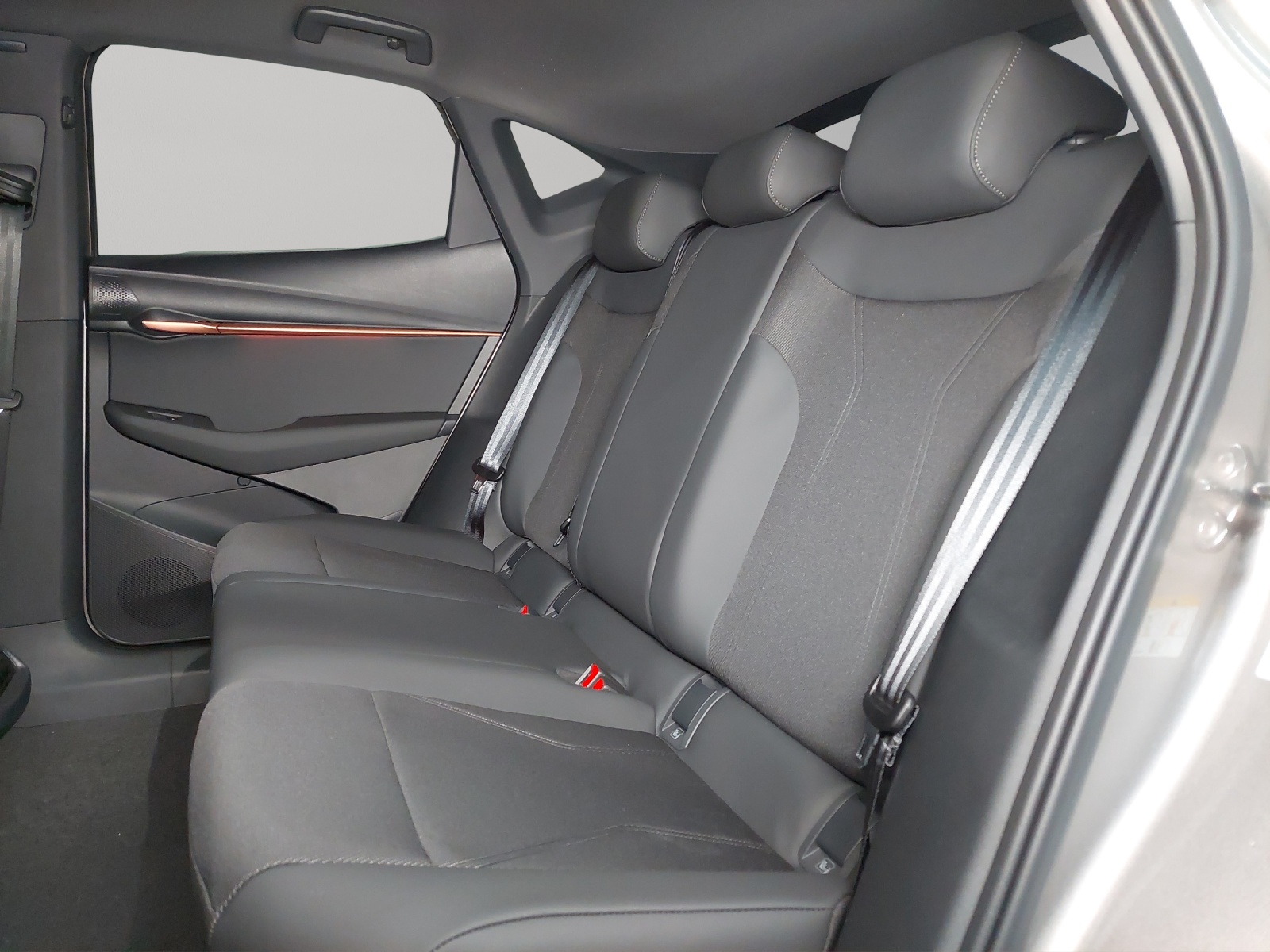 CUPRA Tavascan 77 kWh Edge 4D-image-8