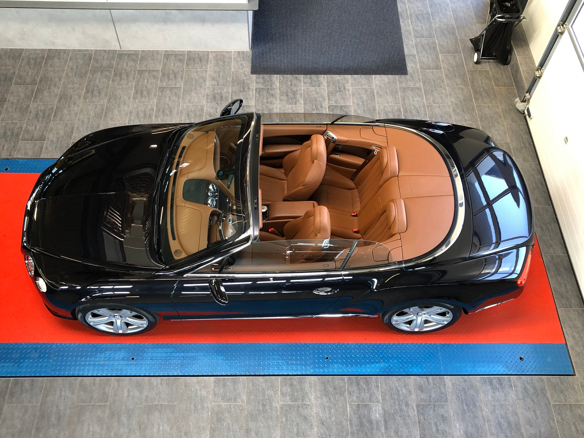 BENTLEY Continental GTC 4.0 V8-image-27