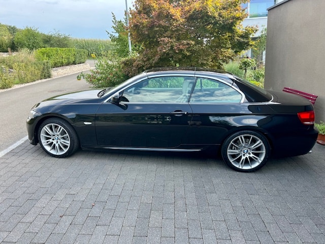 BMW 320i Cabriolet Steptronic-image-2