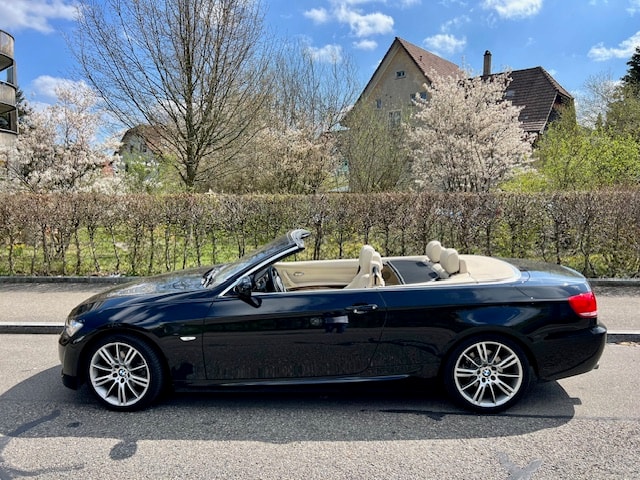BMW 320i Cabriolet Steptronic-image-0