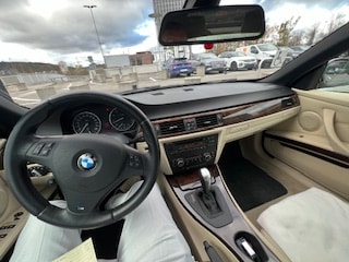BMW 320i Cabriolet Steptronic-image-3